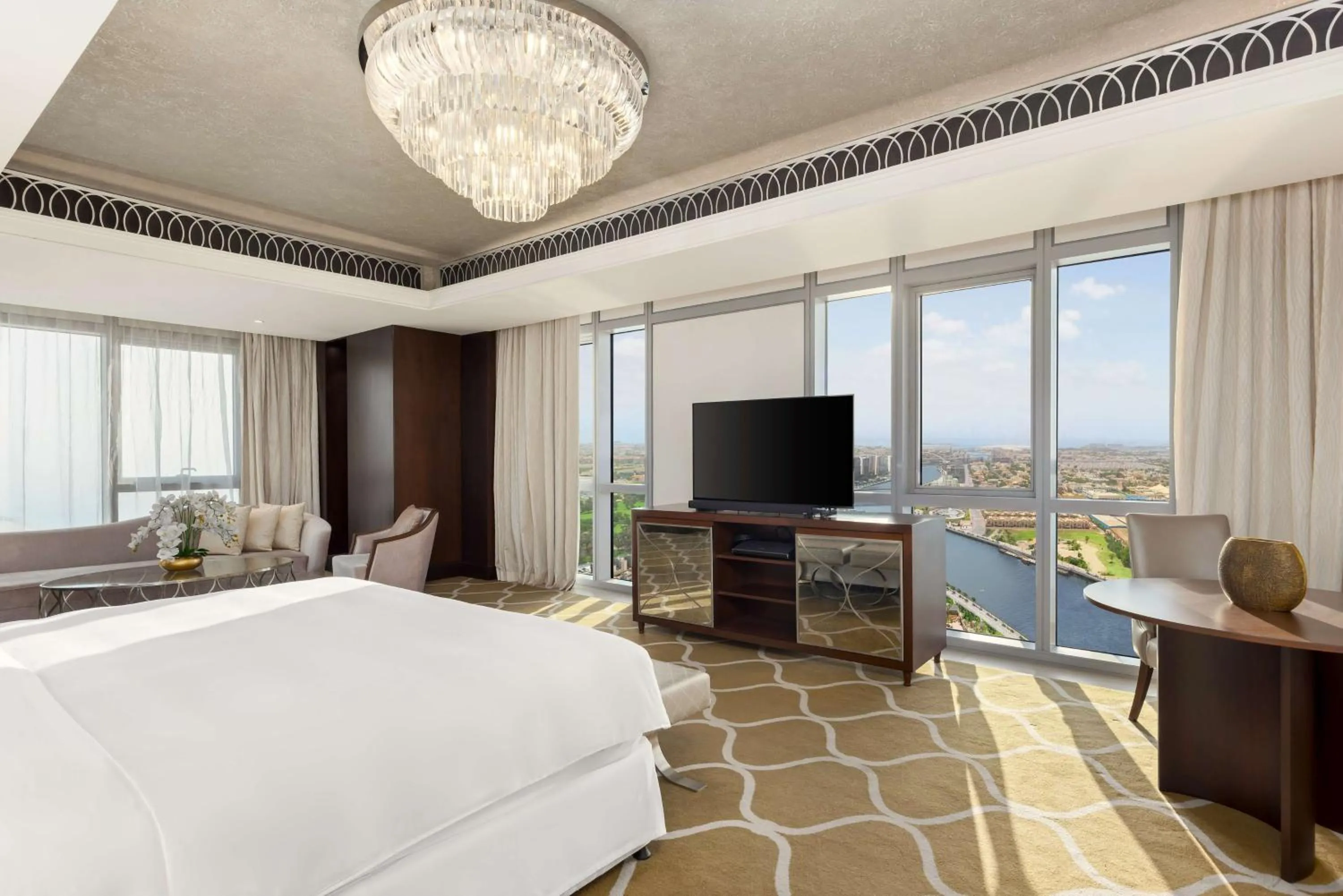 Living room, Bed in Hilton Dubai Al Habtoor City