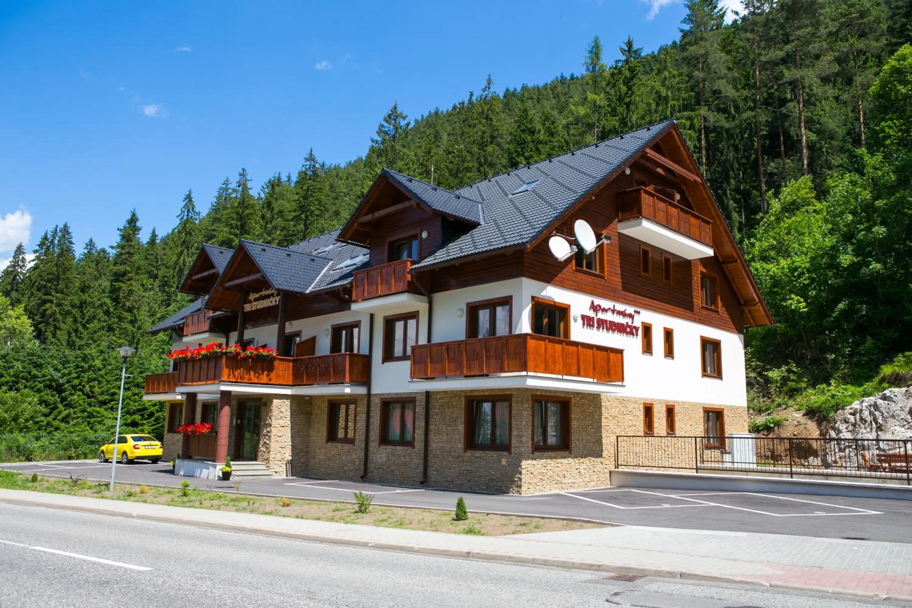 Property building in Apartmány Tri Studničky