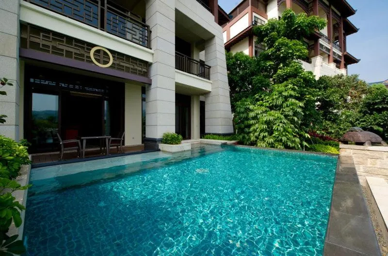 Swimming pool in Imperial Springs