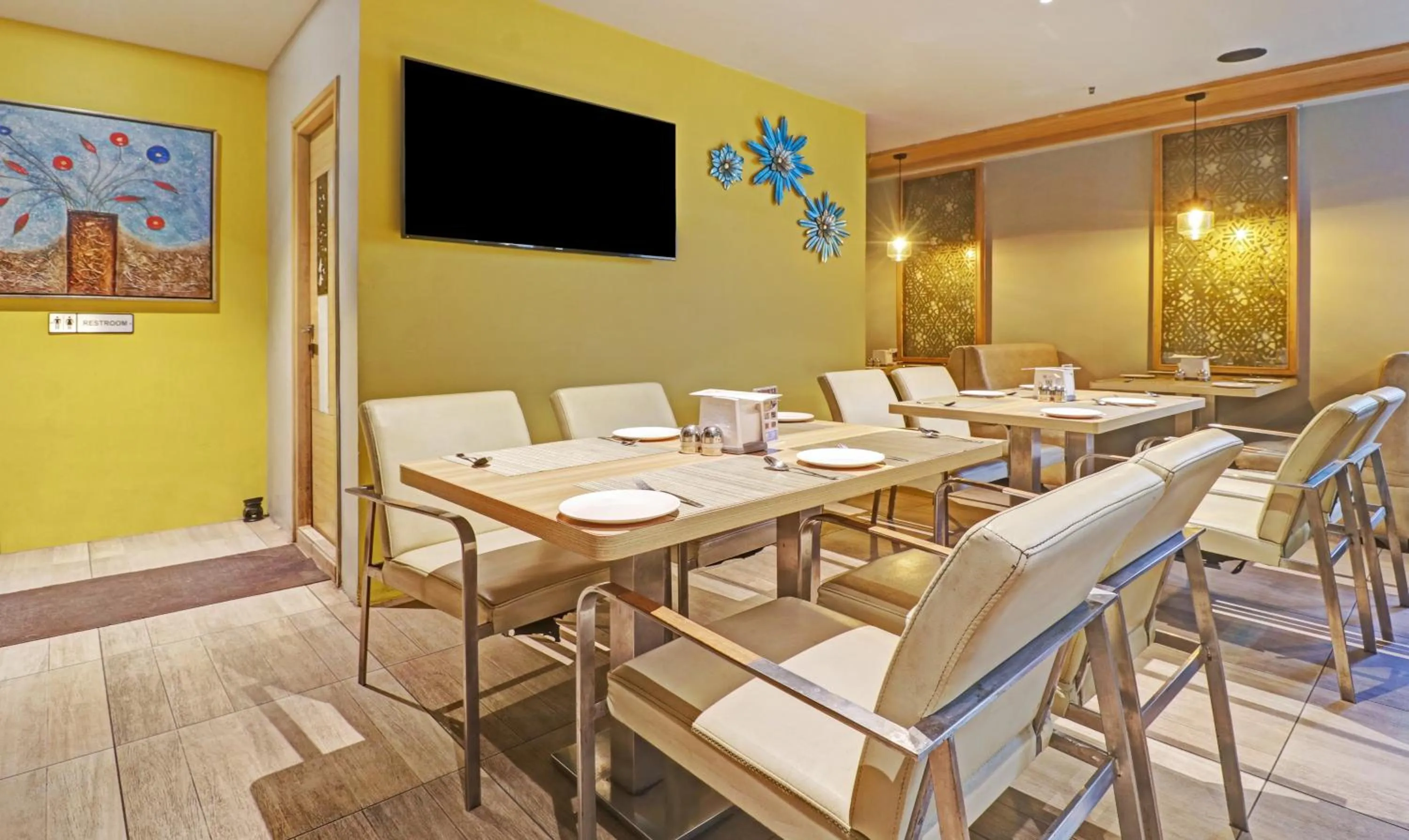 Restaurant/places to eat in Hotel Park N