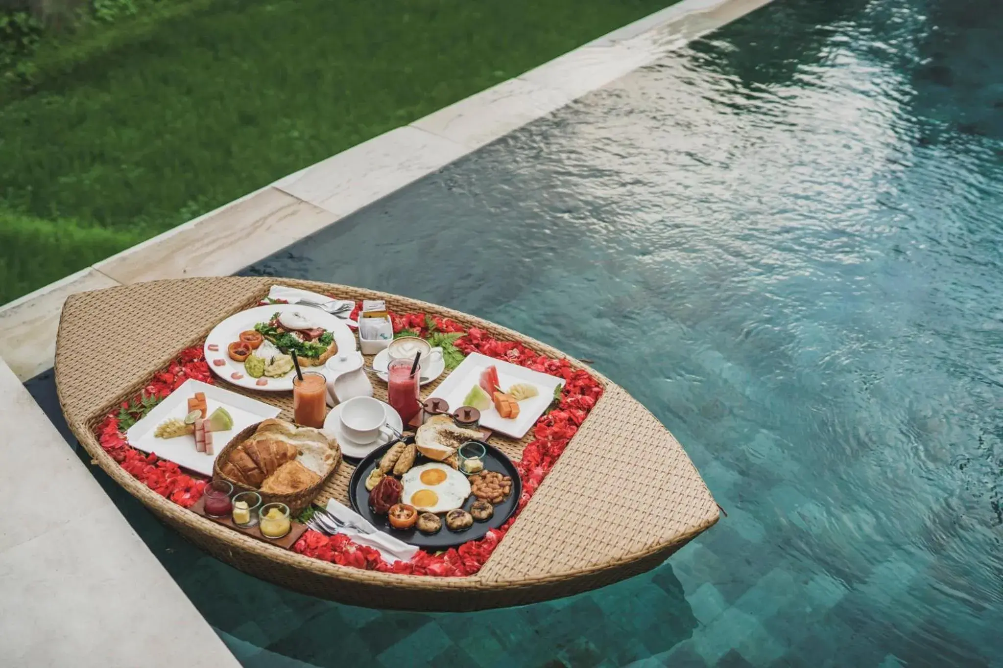 Food and drinks in Dedary Resort & Spa Ubud by Ini Vie Hospitality Food and drinks in Dedary Resort & Spa Ubud by Ini Vie Hospitality