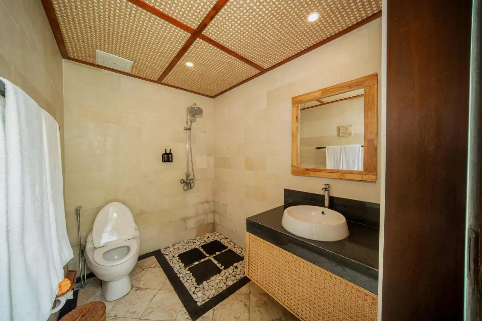 Bathroom in Dedary Resort & Spa Ubud by Ini Vie Hospitality Bathroom in Dedary Resort & Spa Ubud by Ini Vie Hospitality
