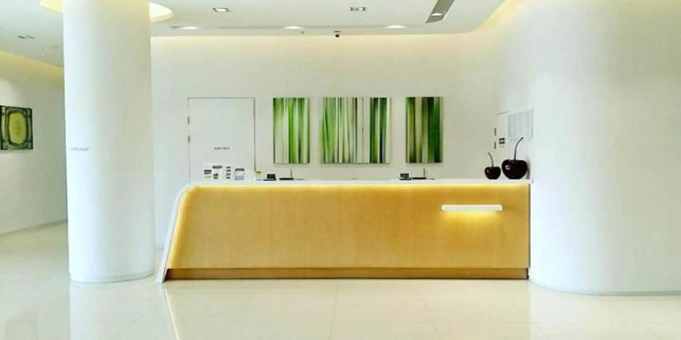 Lobby or reception, Bed in Crown Hotel Changwon Lobby or reception, Bed in Crown Hotel Changwon