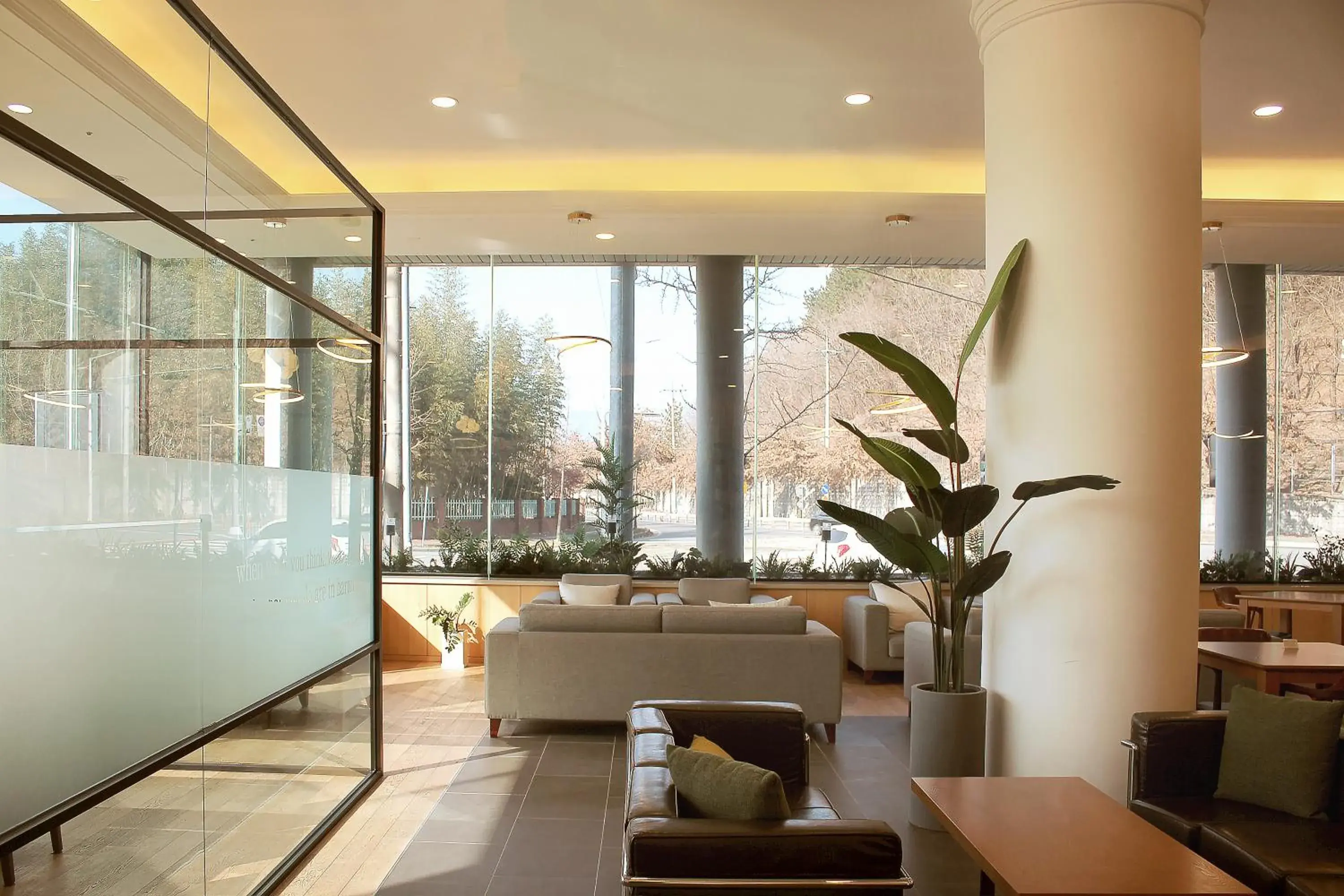 Restaurant/places to eat in Crown Hotel Changwon Restaurant/places to eat in Crown Hotel Changwon