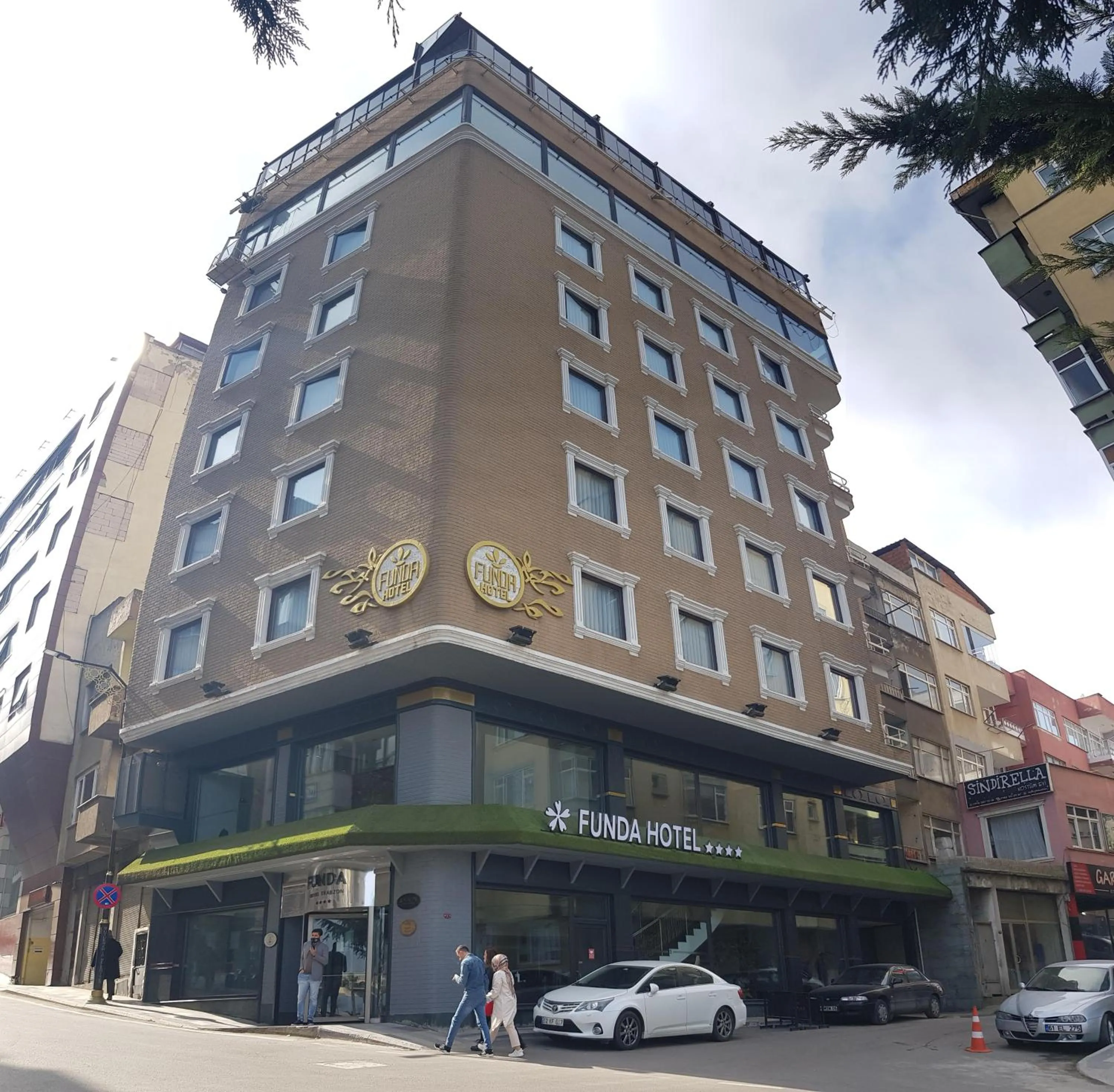 Property building in Funda Hotel