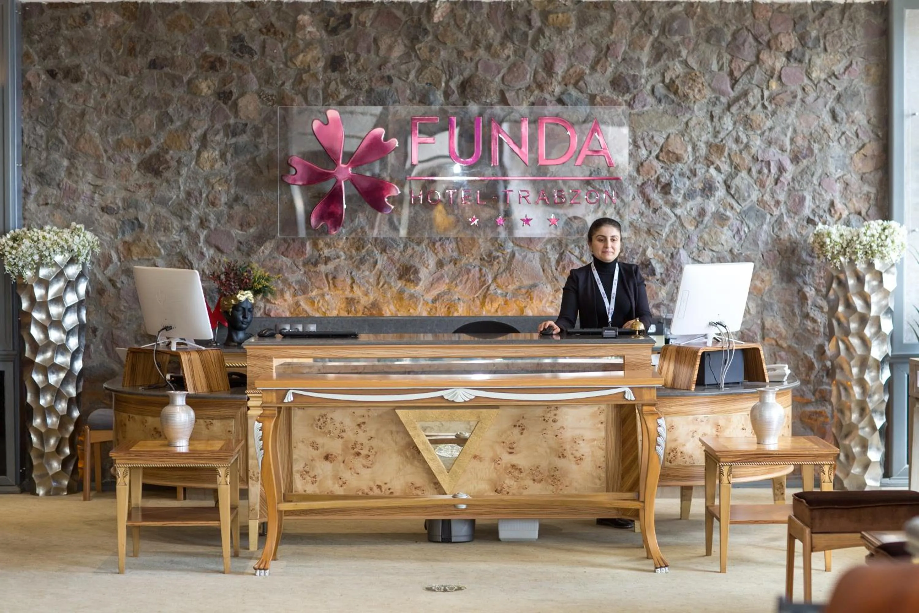 Lobby or reception in Funda Hotel