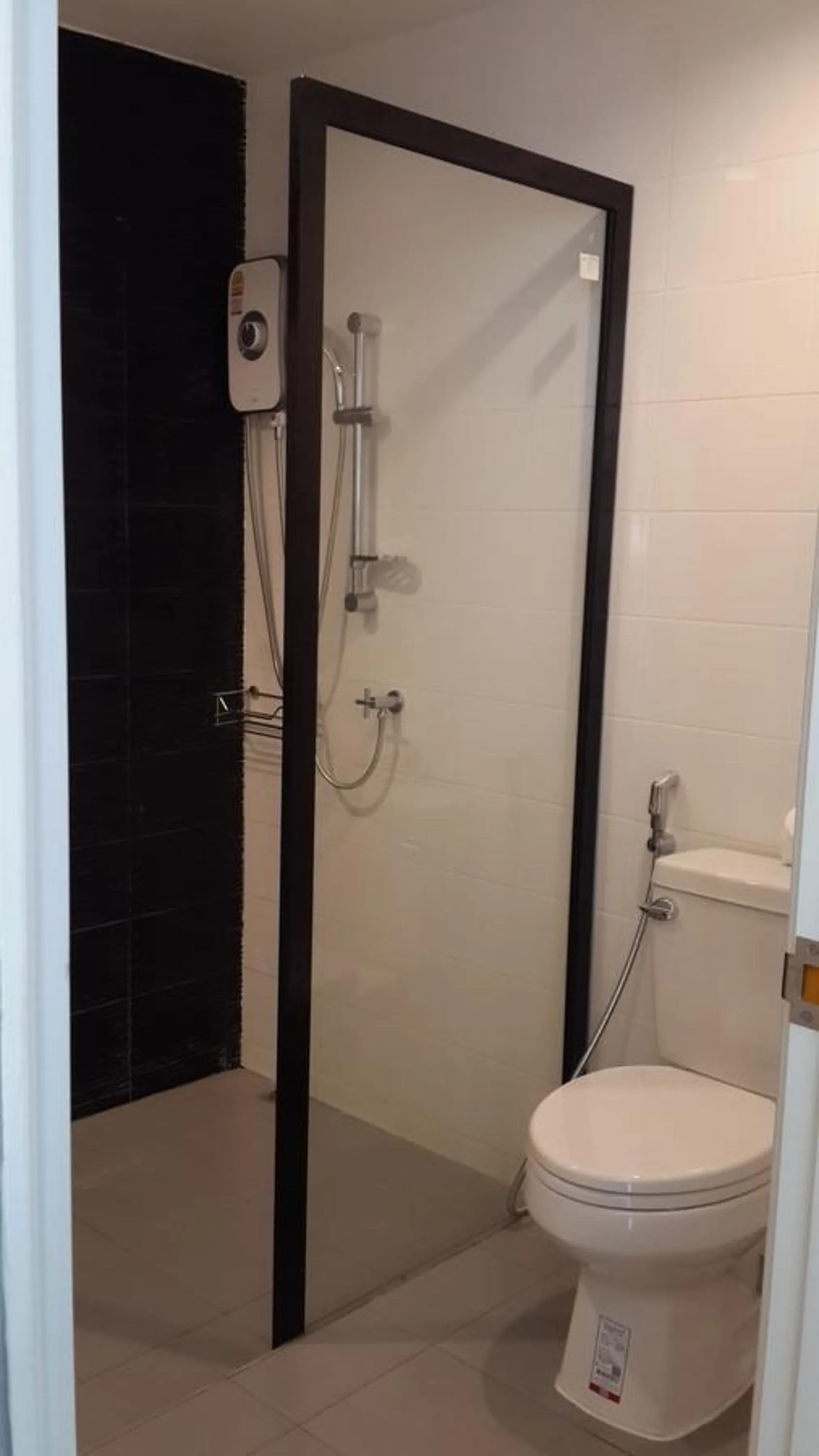 Toilet in MJ Boutique Hotel Khao Lak