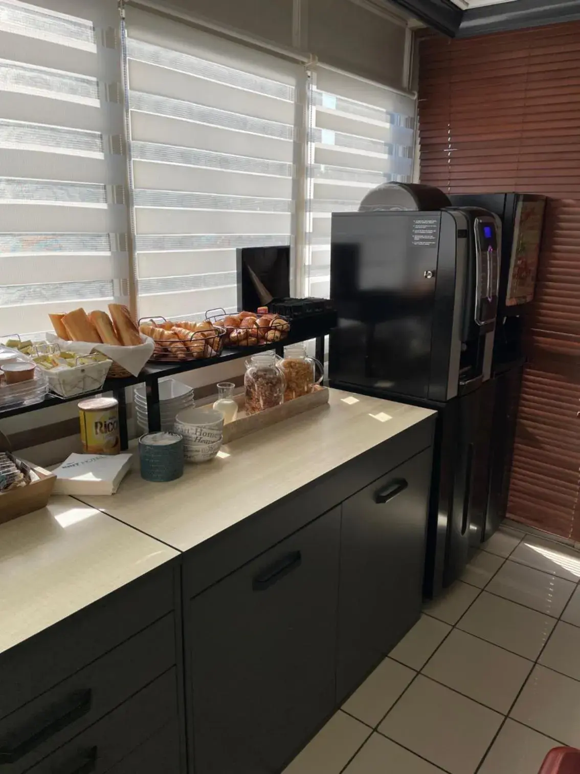 Breakfast in Brit Hotel Cherbourg Breakfast in Brit Hotel Cherbourg