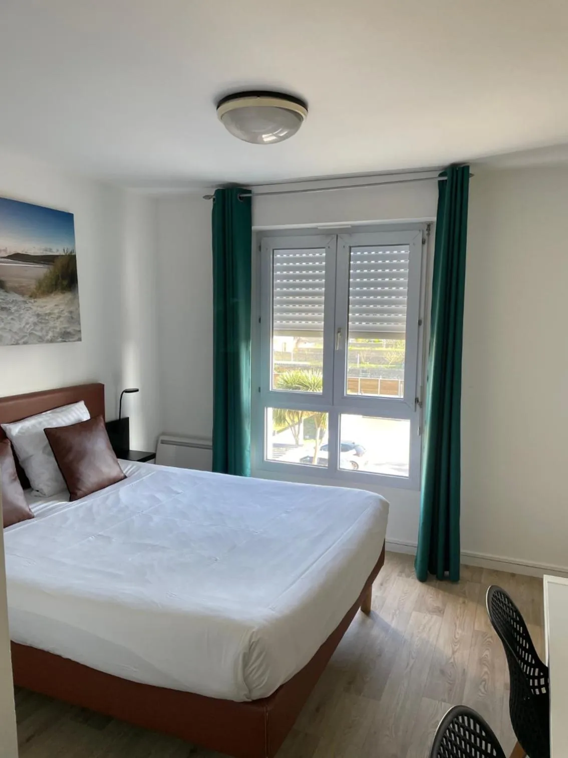 Property building, Bed in Brit Hotel Cherbourg