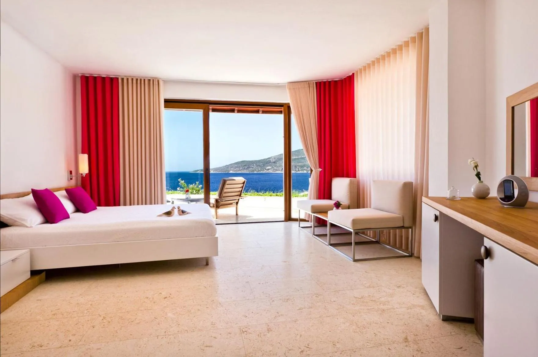 Photo of the whole room, Bed in Hotel Villa Mahal