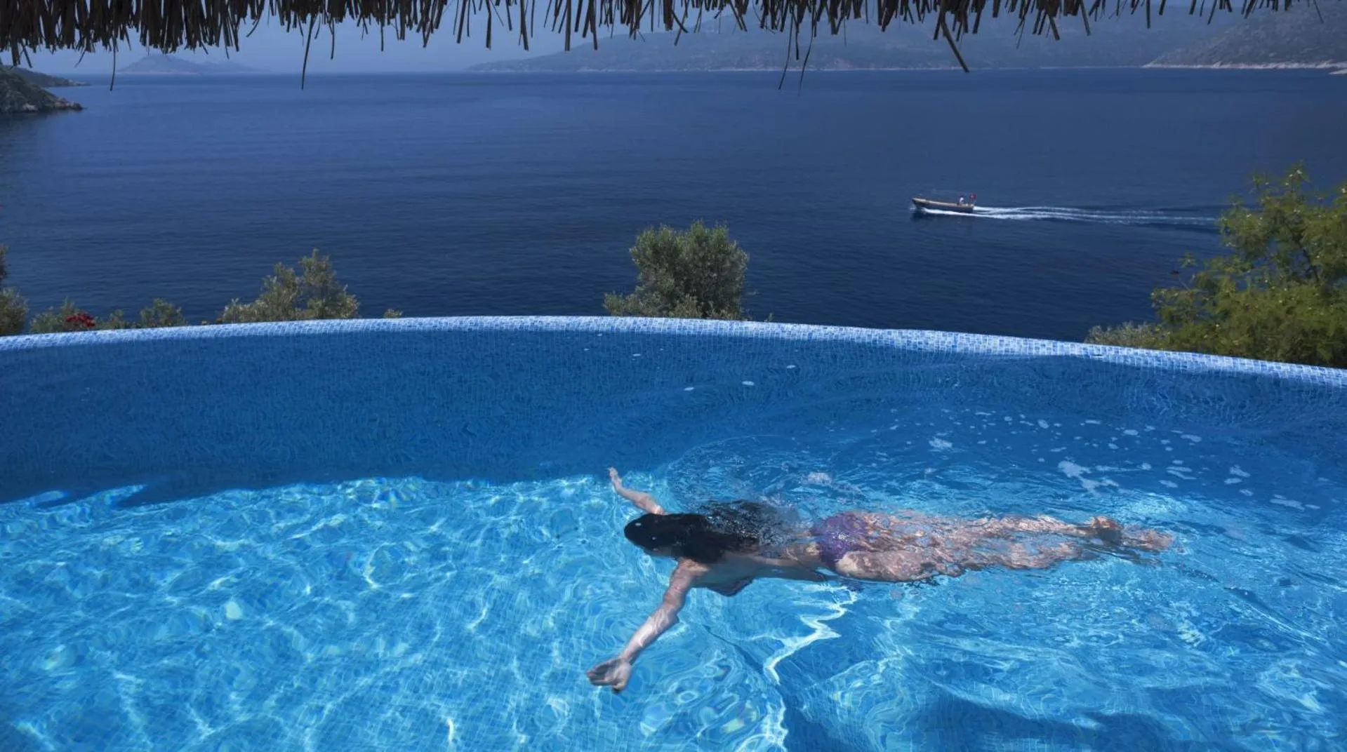 Swimming pool in Hotel Villa Mahal