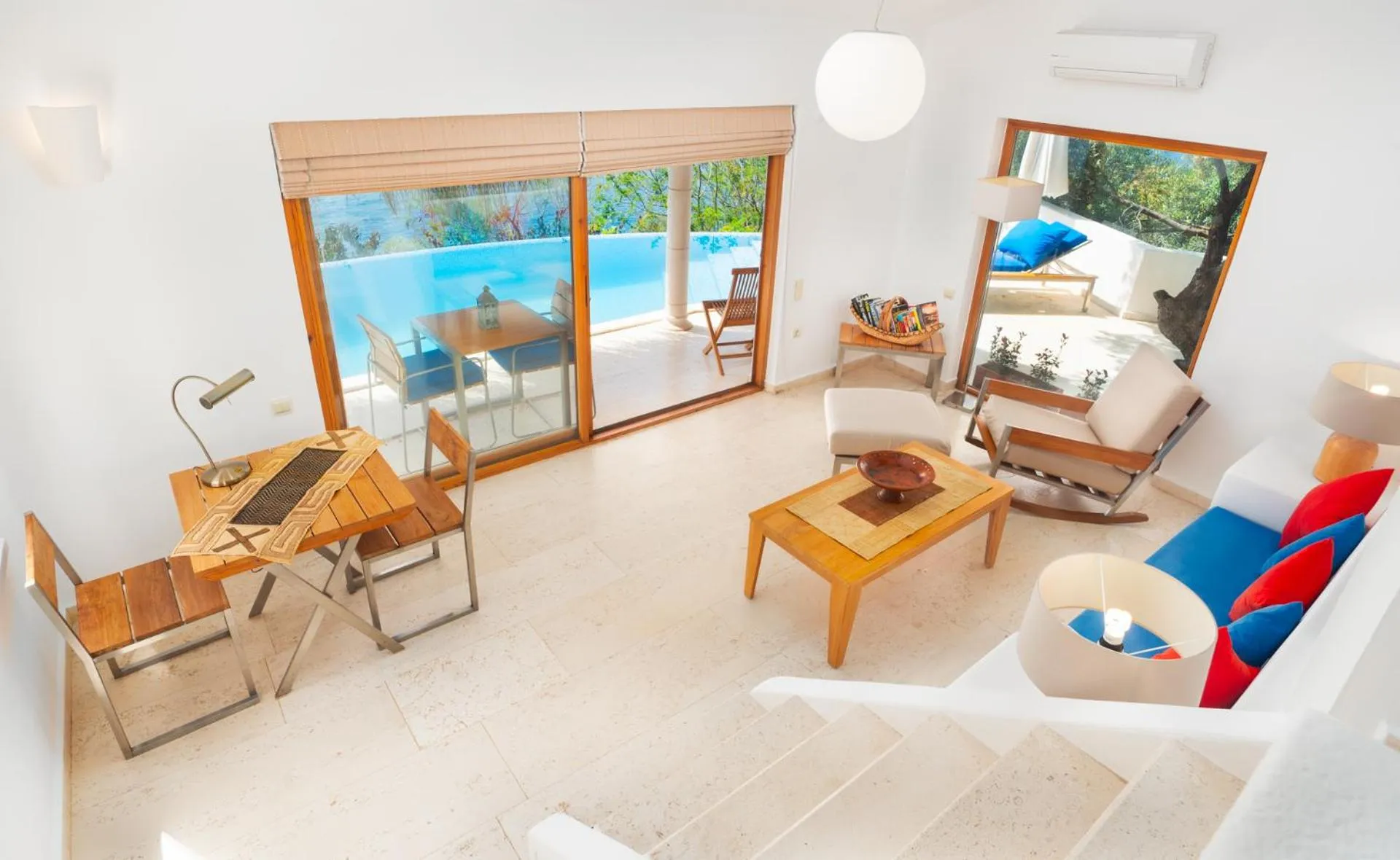 Seating area in Hotel Villa Mahal