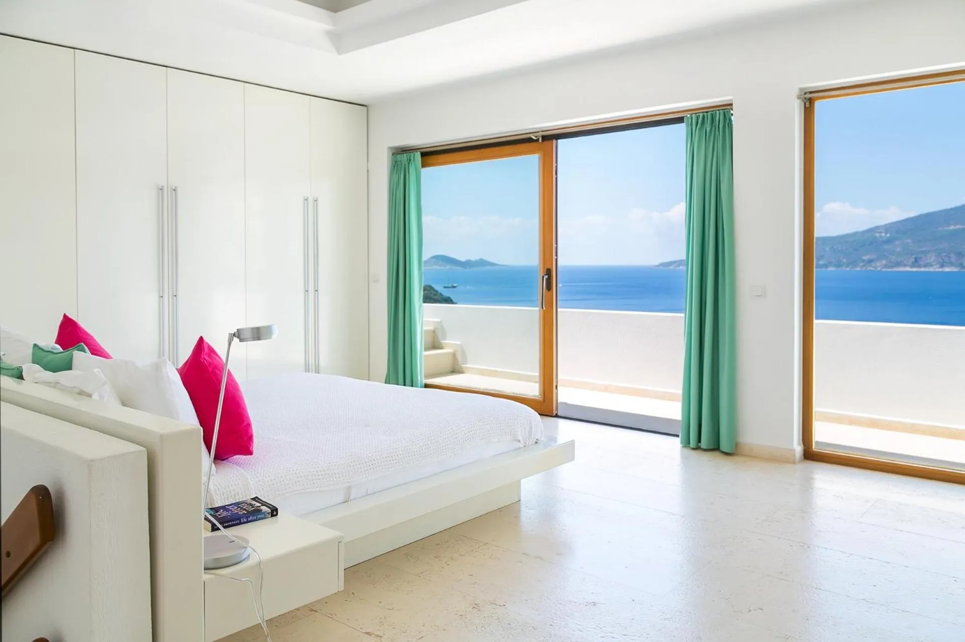 Photo of the whole room, Bed in Hotel Villa Mahal