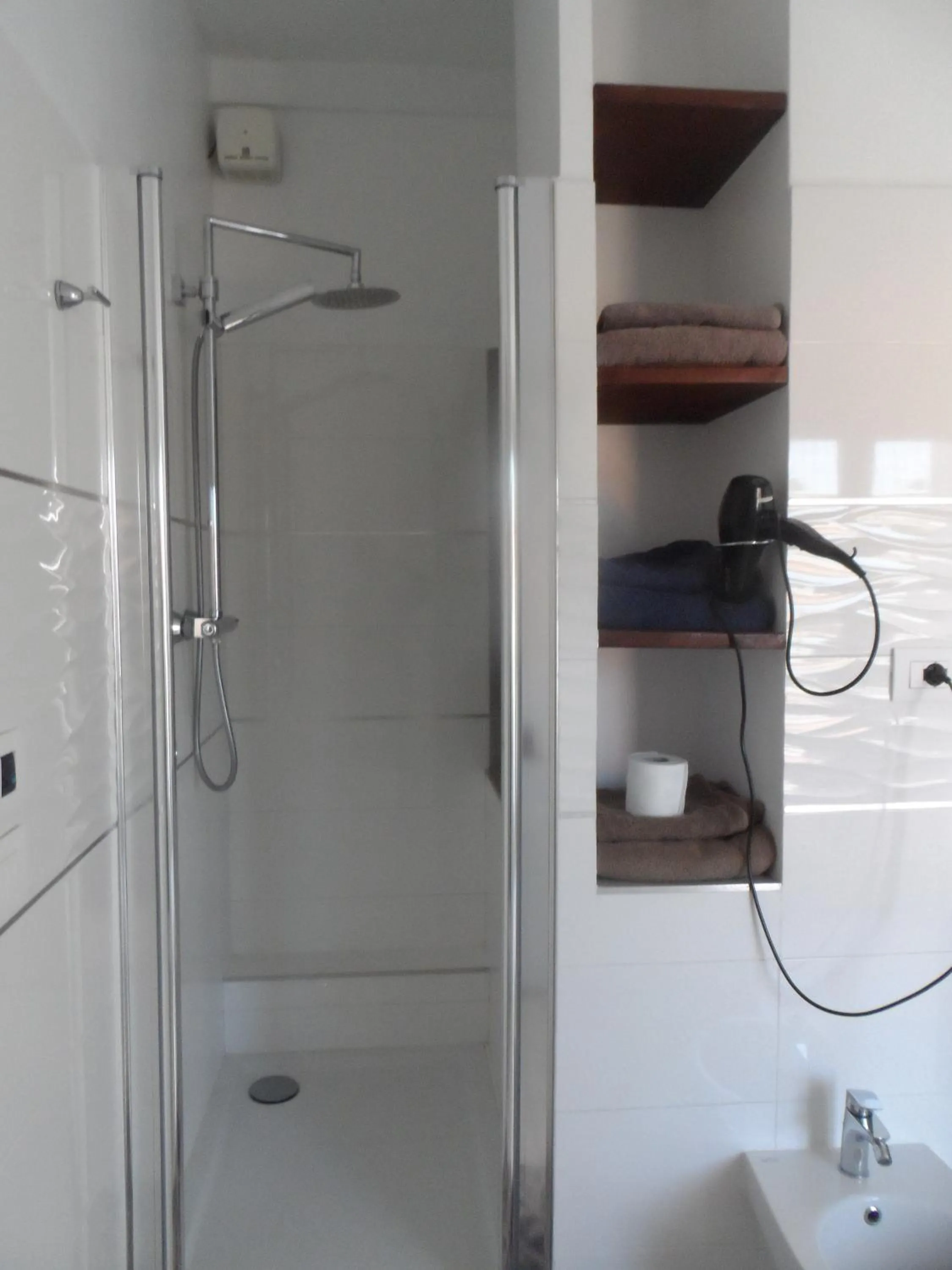 Shower in Maison Mare & Monti