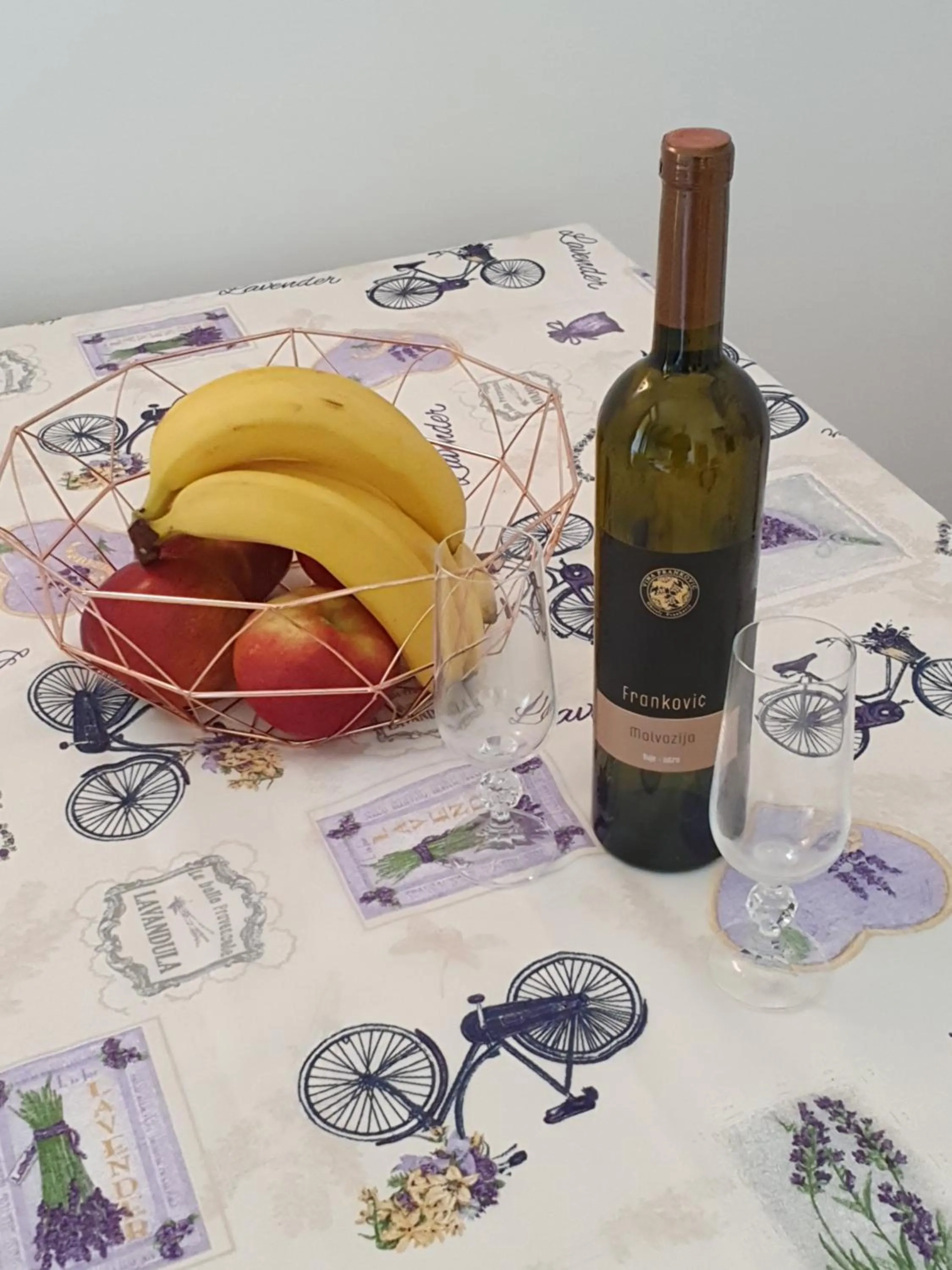 Dining area in Janja Apartment