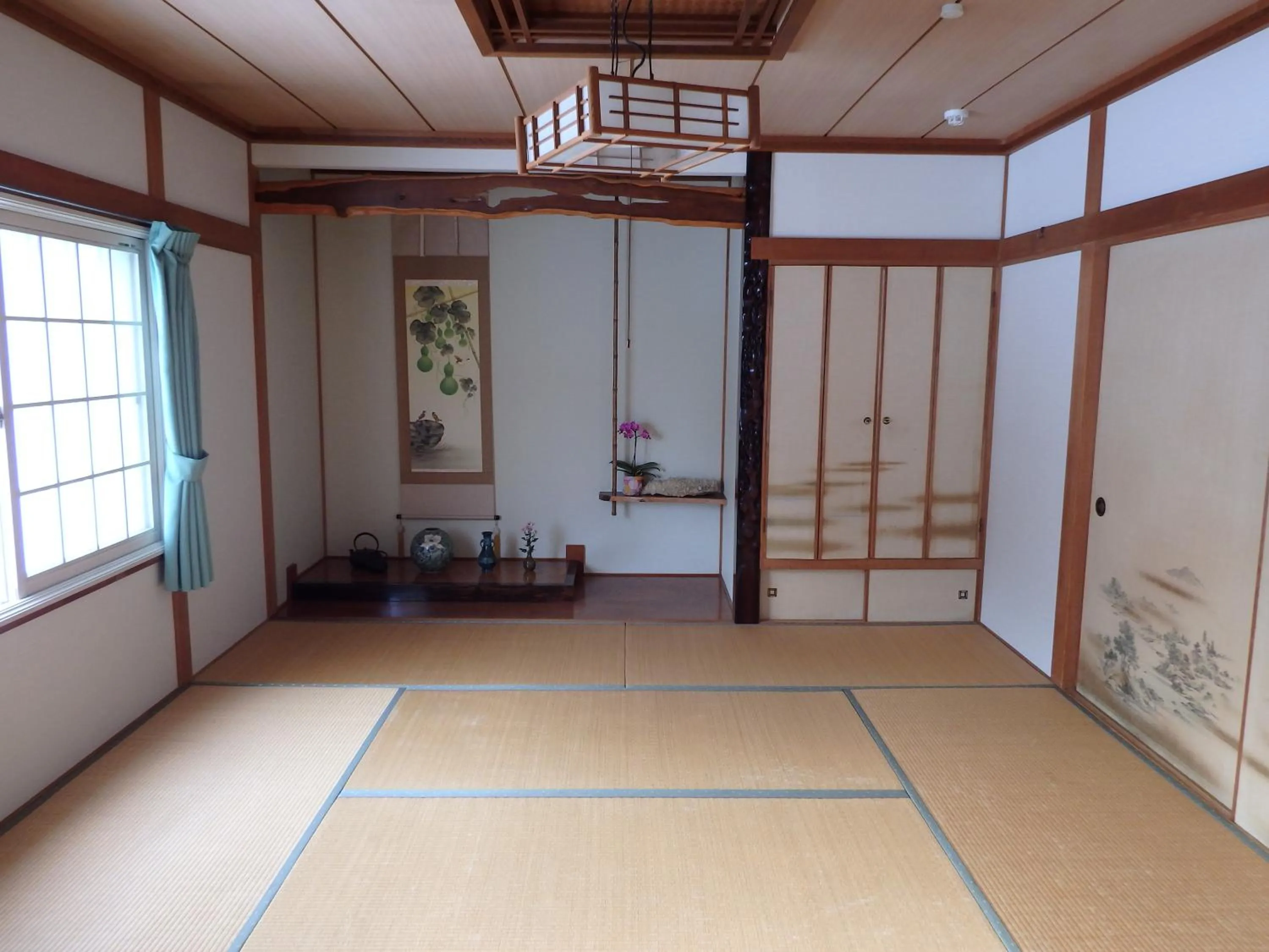 Photo of the whole room in Koukaso