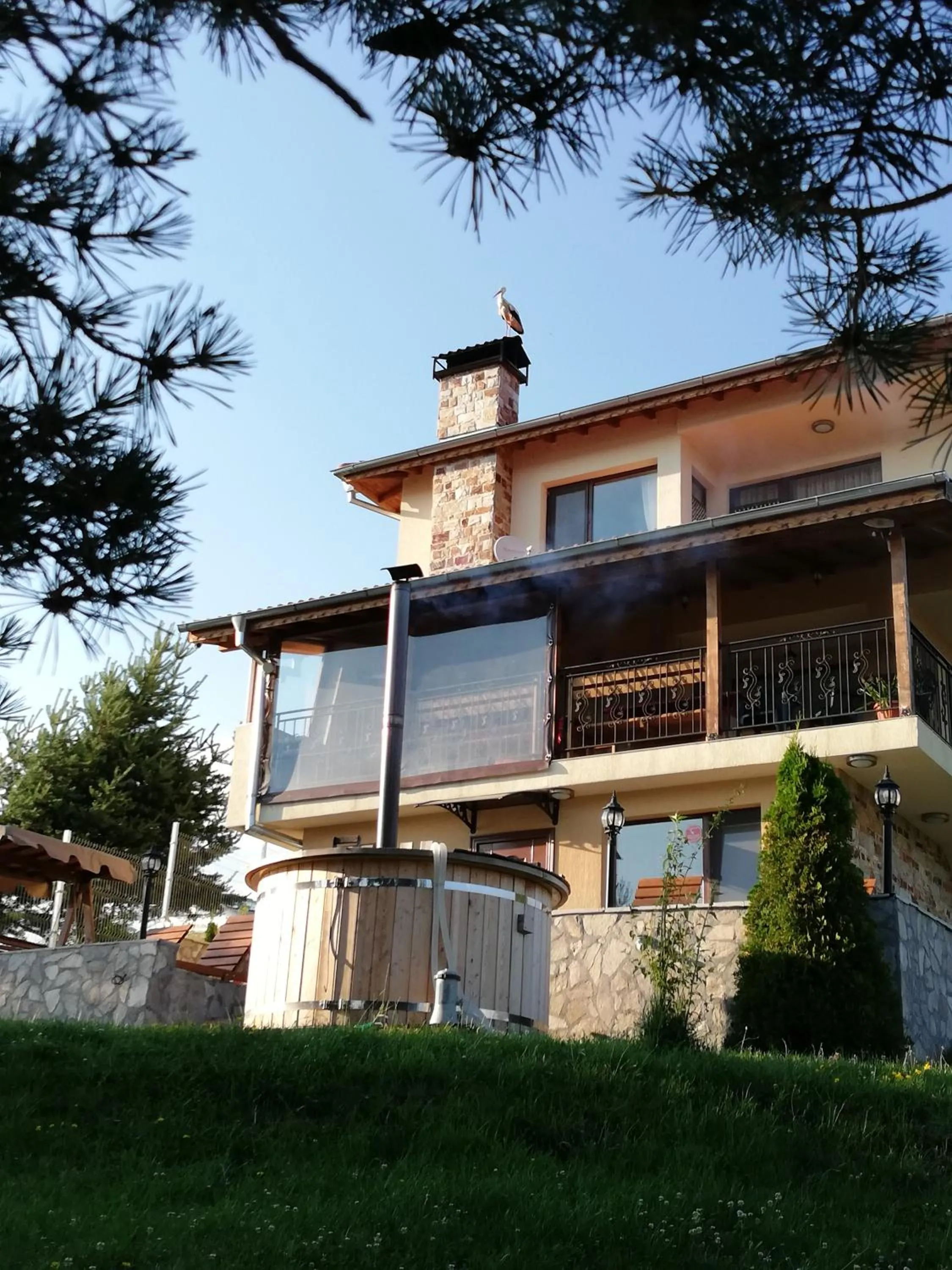 Divna Forest & Lake House