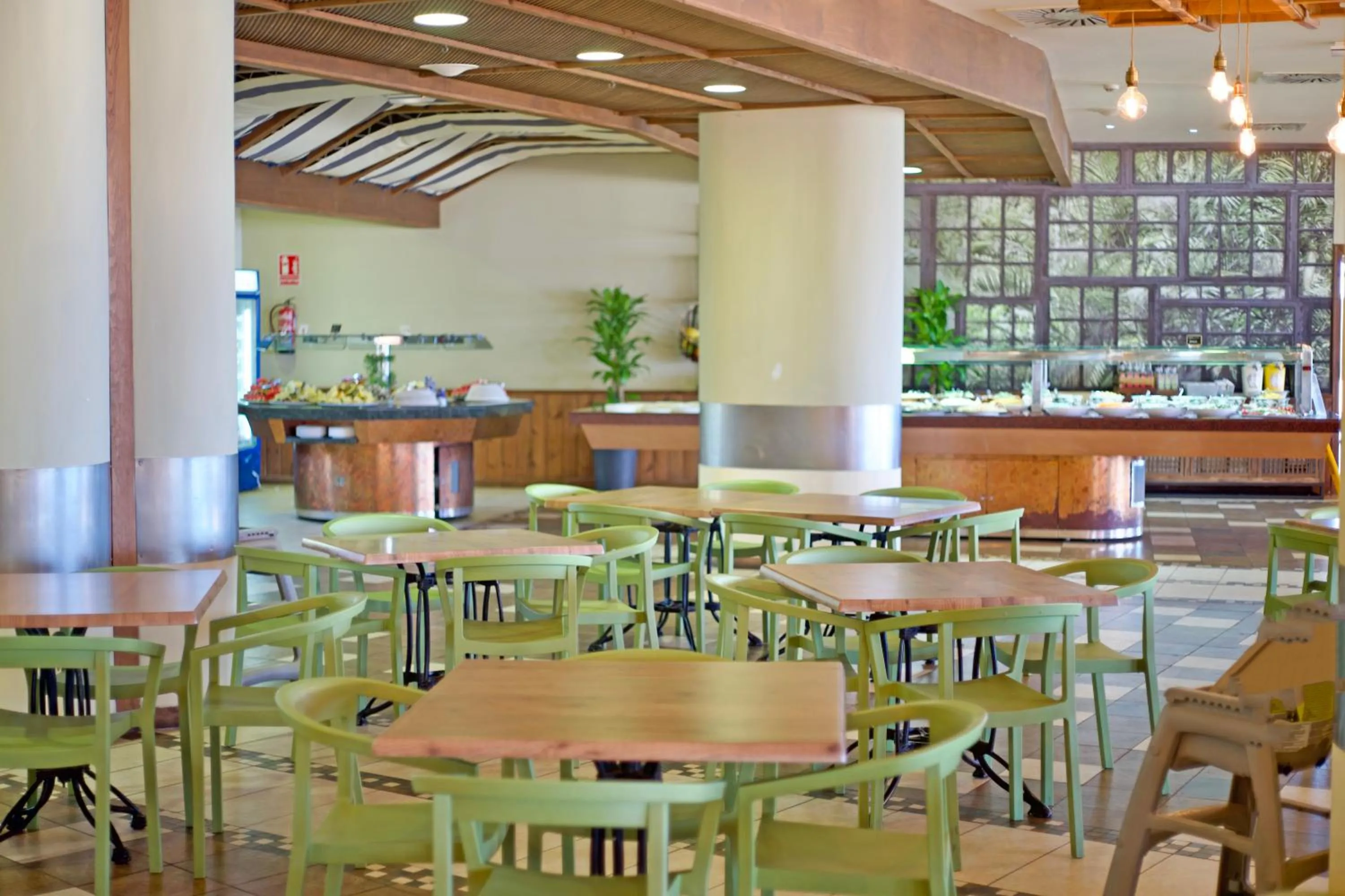 Restaurant/places to eat in Holiday World Resort