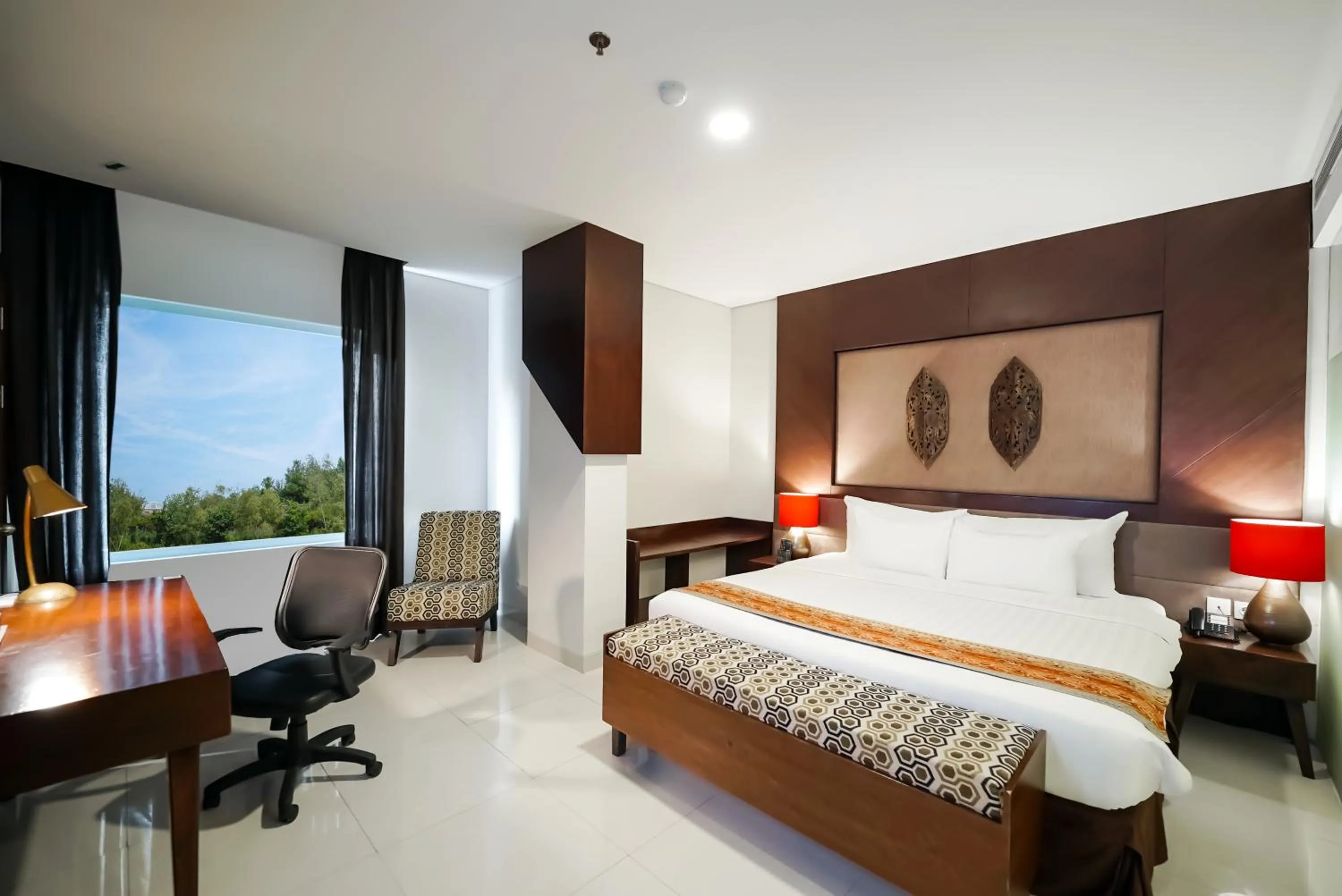 Bedroom, Bed in Grand Tjokro Hotel Balikpapan