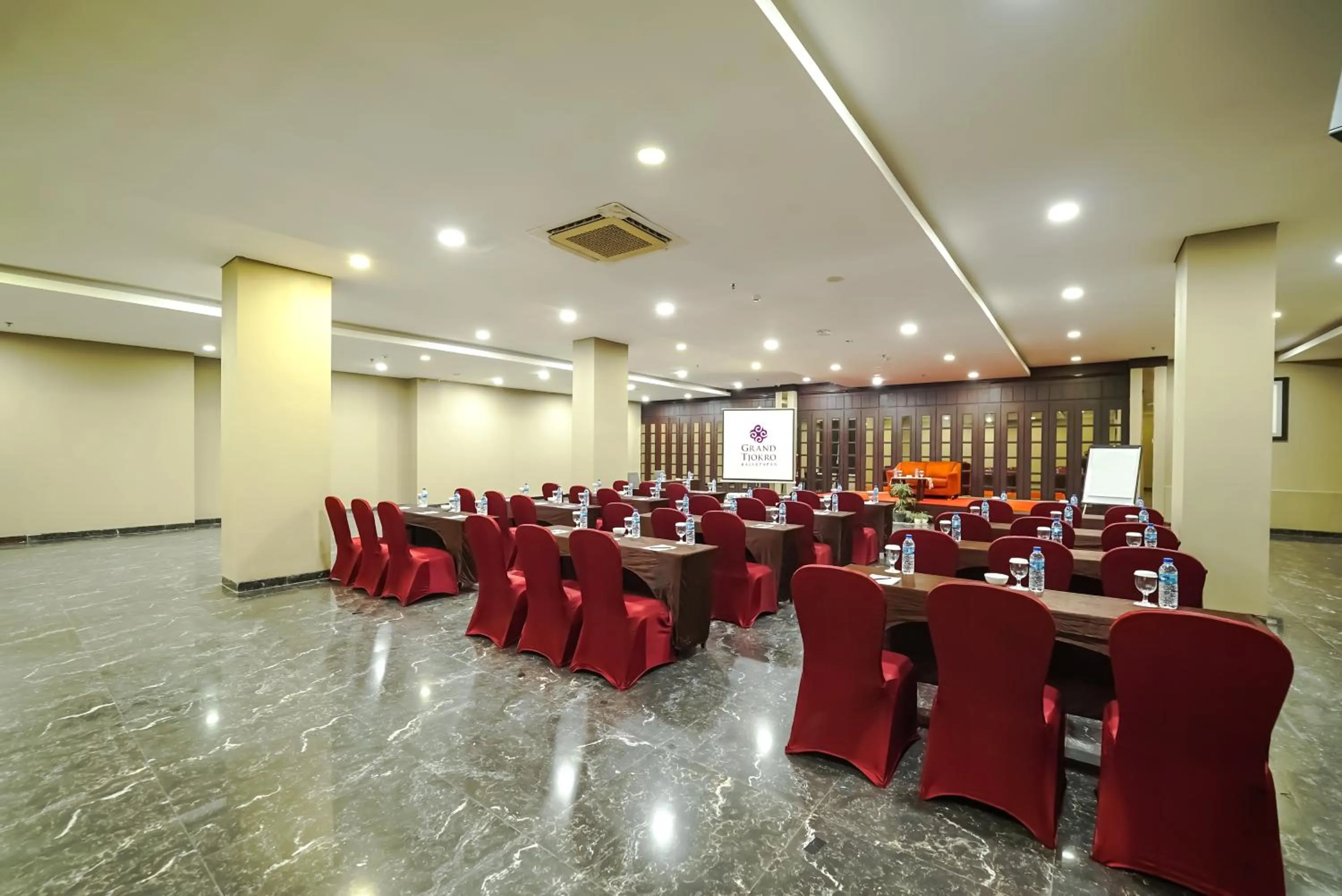 Meeting/conference room in Grand Tjokro Hotel Balikpapan