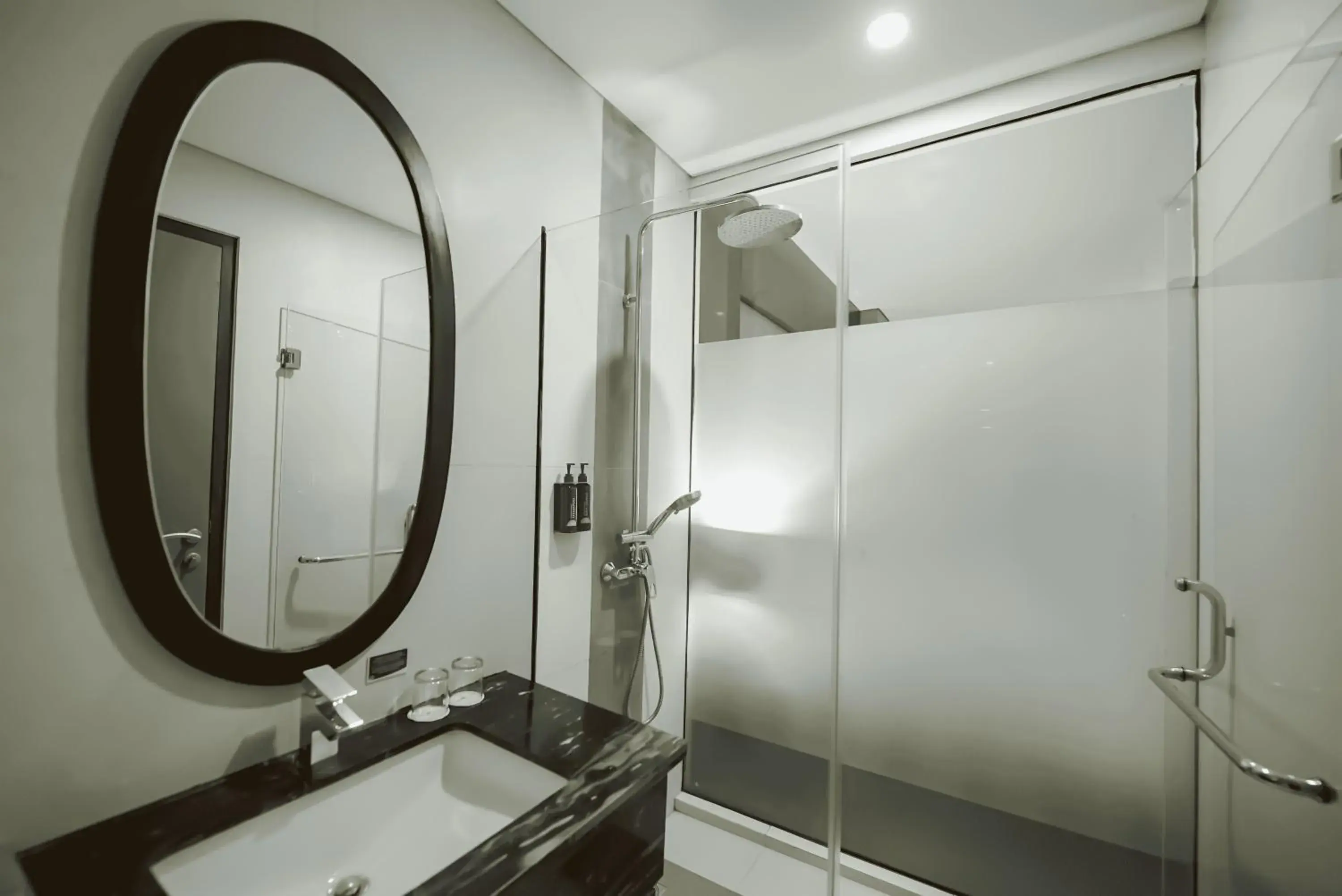 Deluxe Twin Room in Grand Tjokro Hotel Balikpapan Deluxe Twin Room in Grand Tjokro Hotel Balikpapan