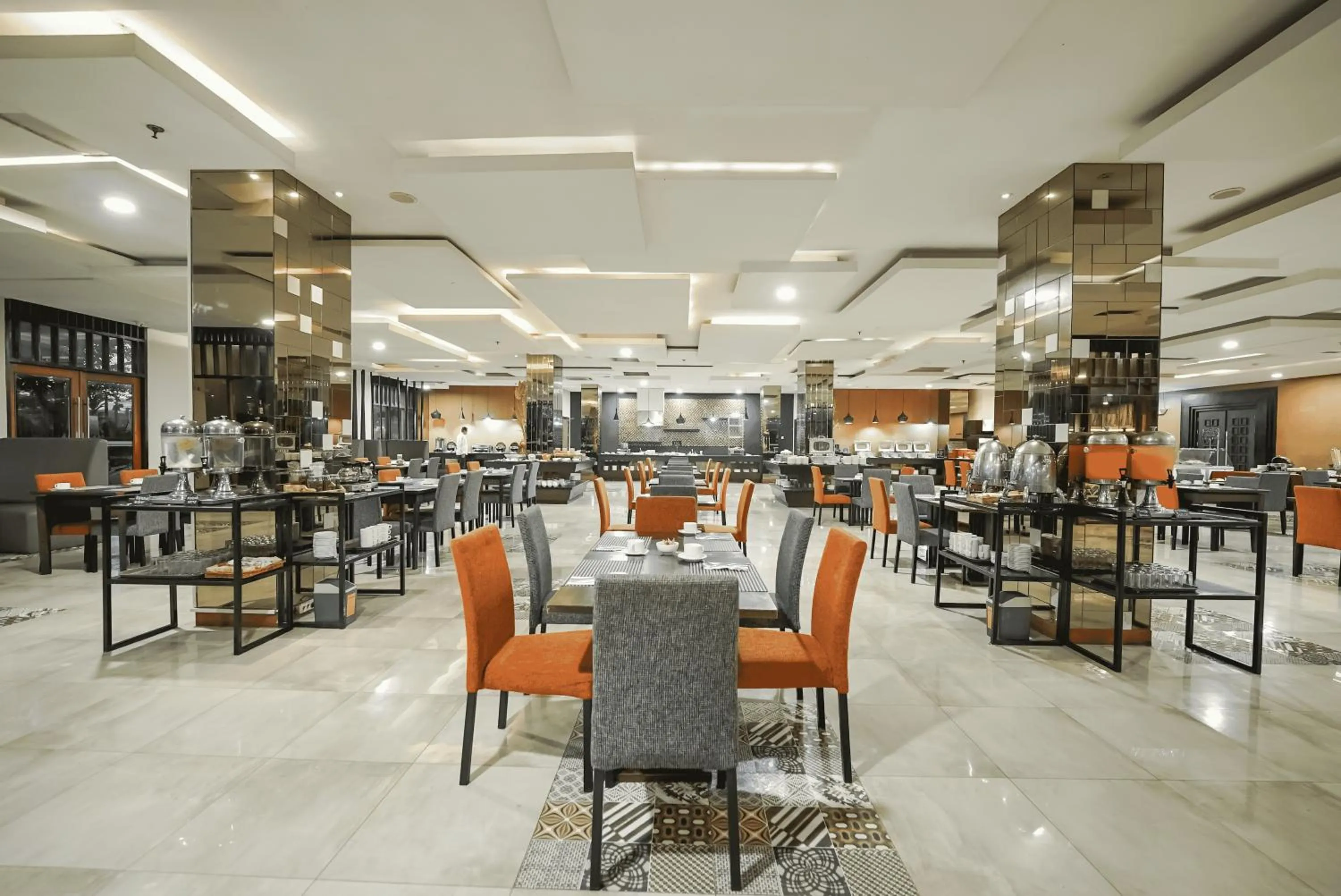 Restaurant/places to eat in Grand Tjokro Hotel Balikpapan