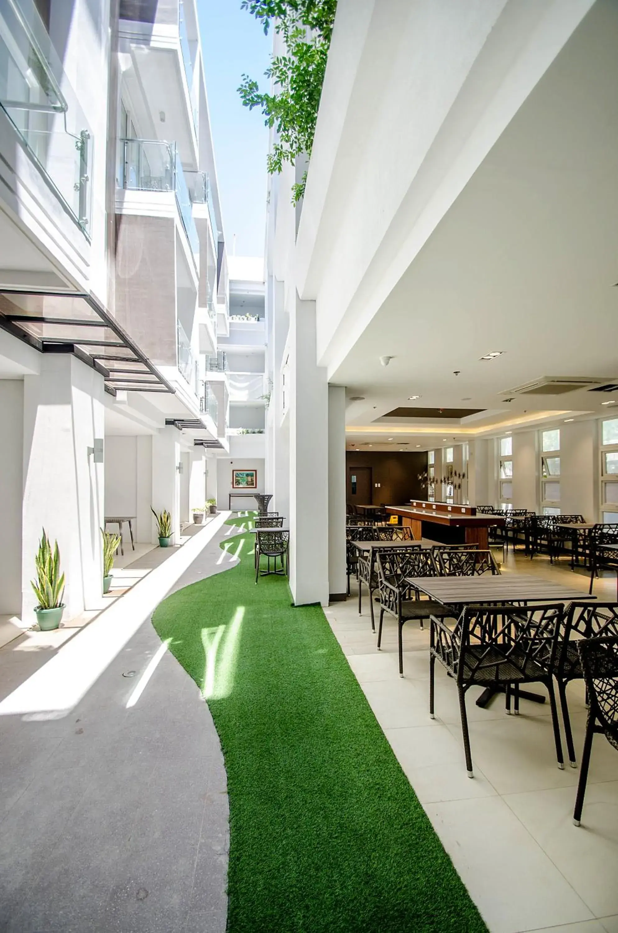 Restaurant/places to eat in Boracay Haven Suites Restaurant/places to eat in Boracay Haven Suites