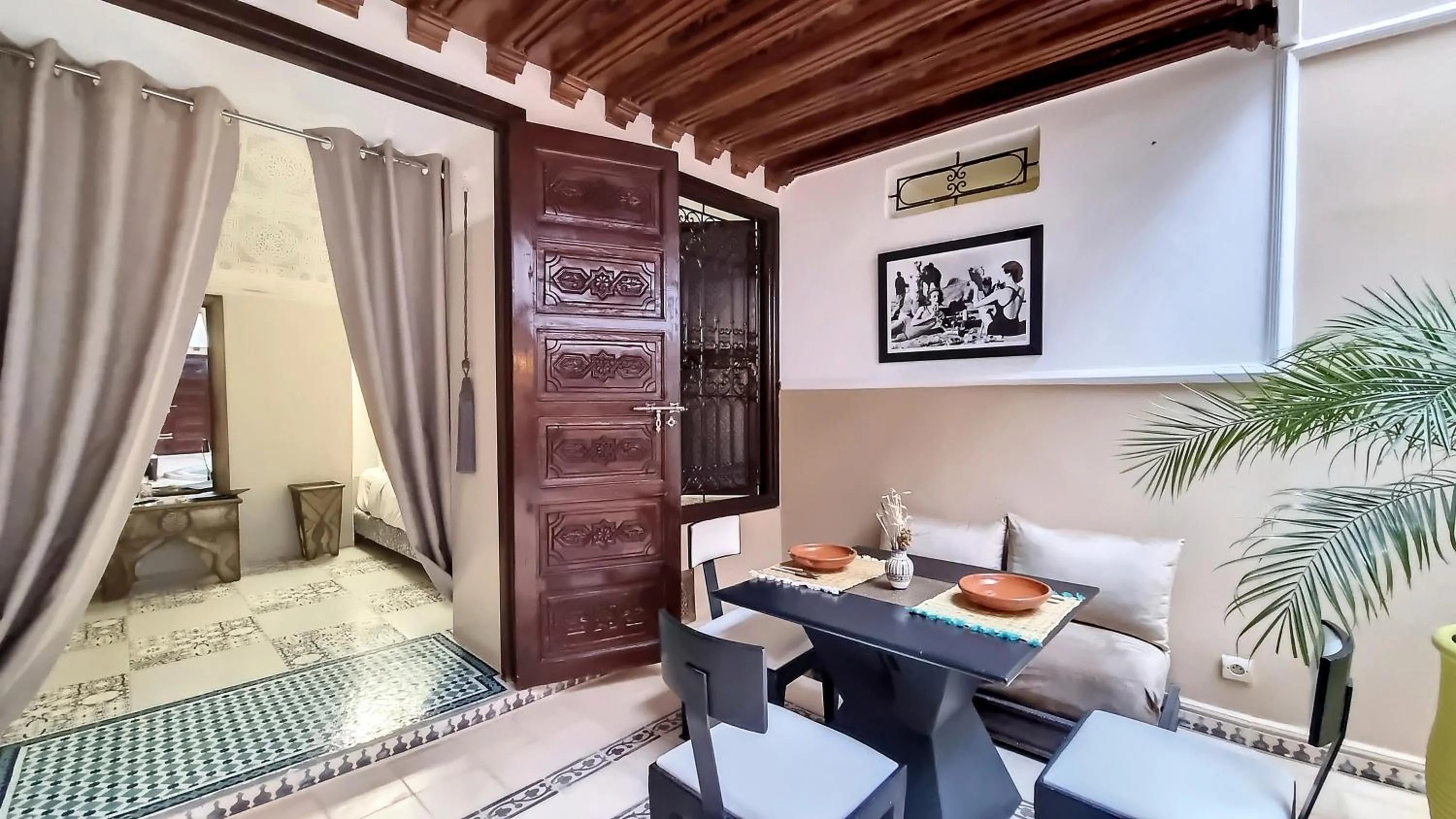 Living room, Bed in Riad Argan