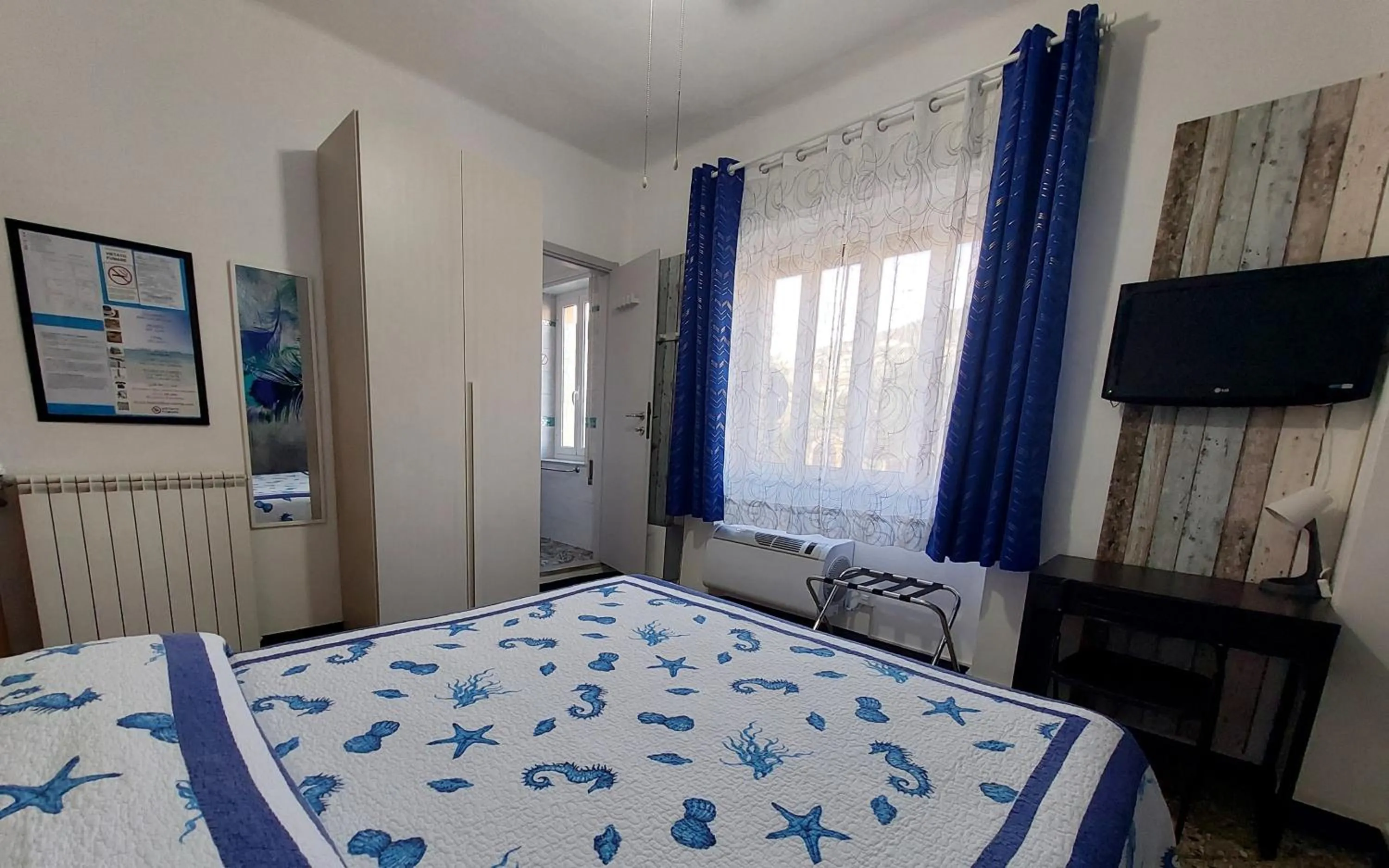 Photo of the whole room in Villa La Lanterna