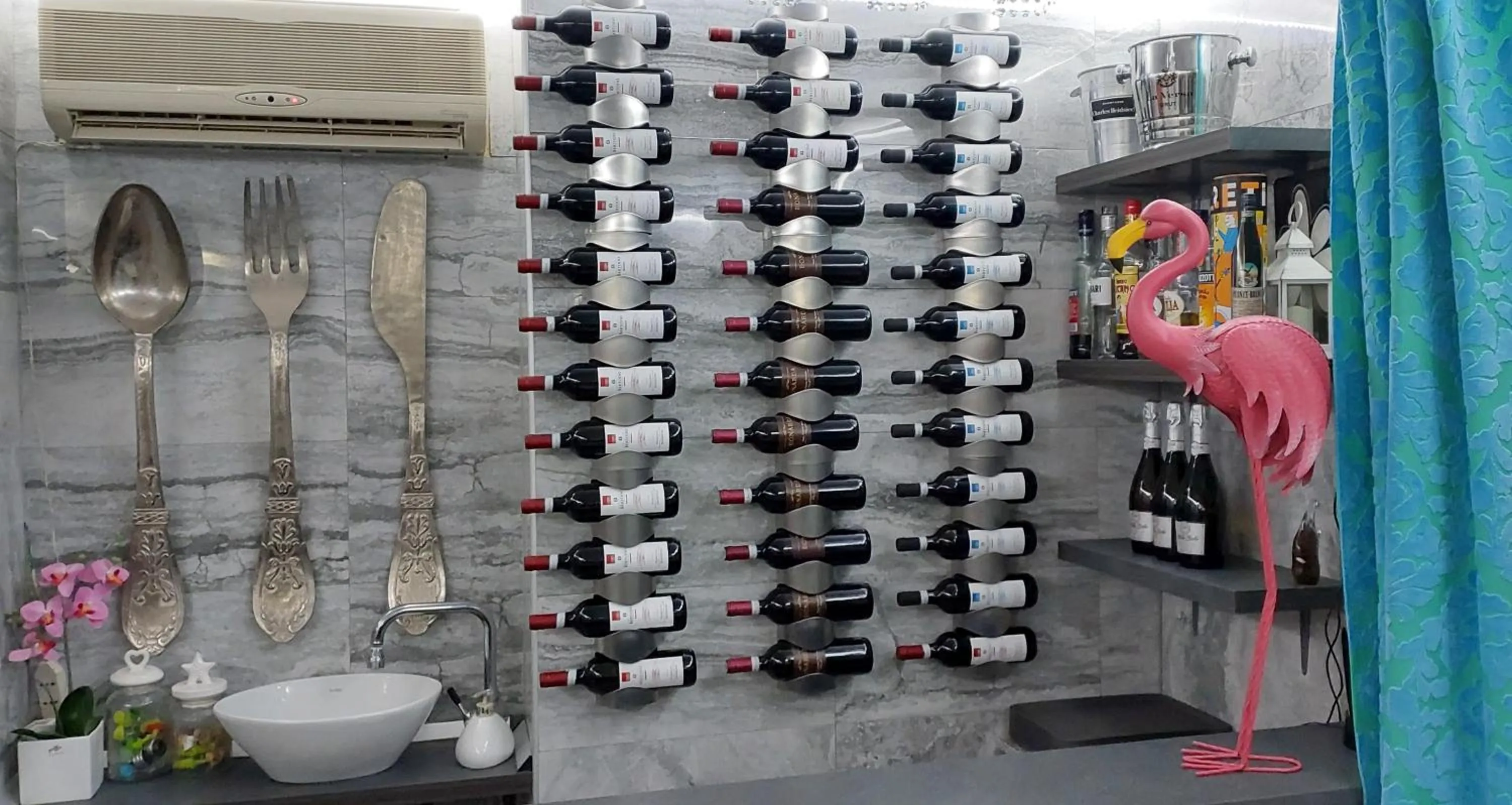 Alcoholic drinks in Villa La Lanterna