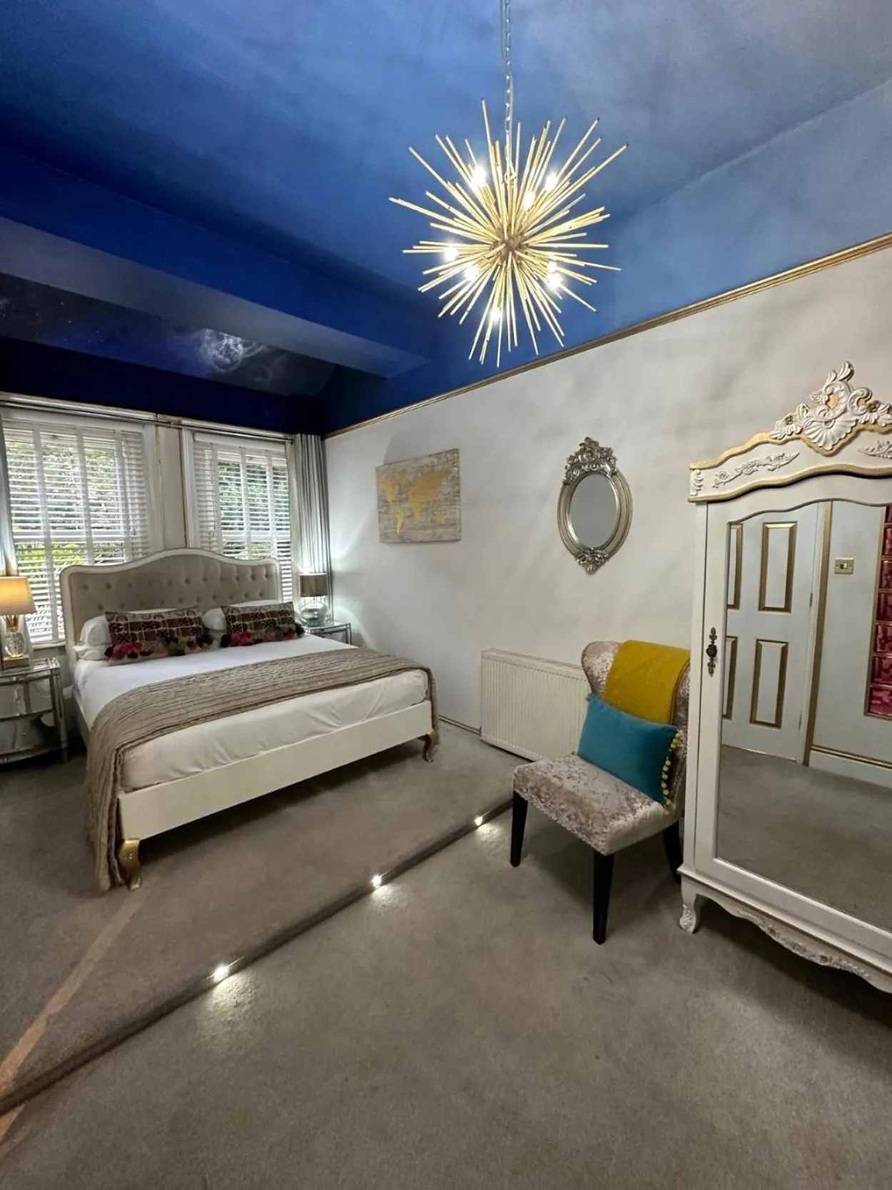 Bedroom, Bed in Derby Manor