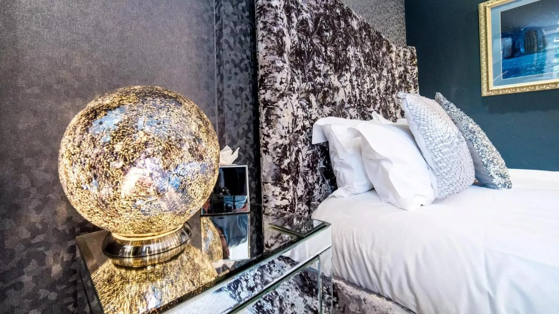 Bedroom, Bed in Derby Manor