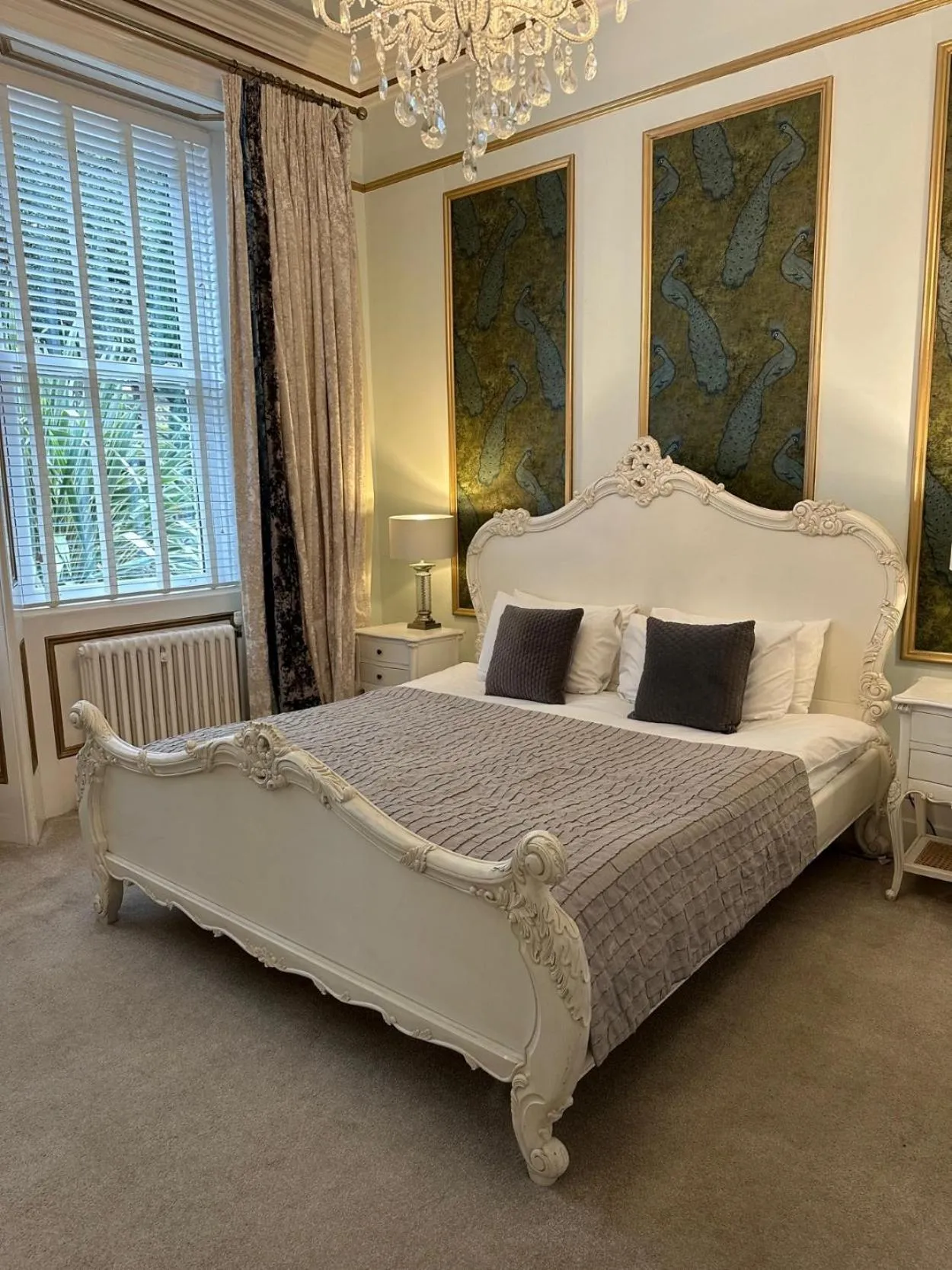 Bedroom, Bed in Derby Manor