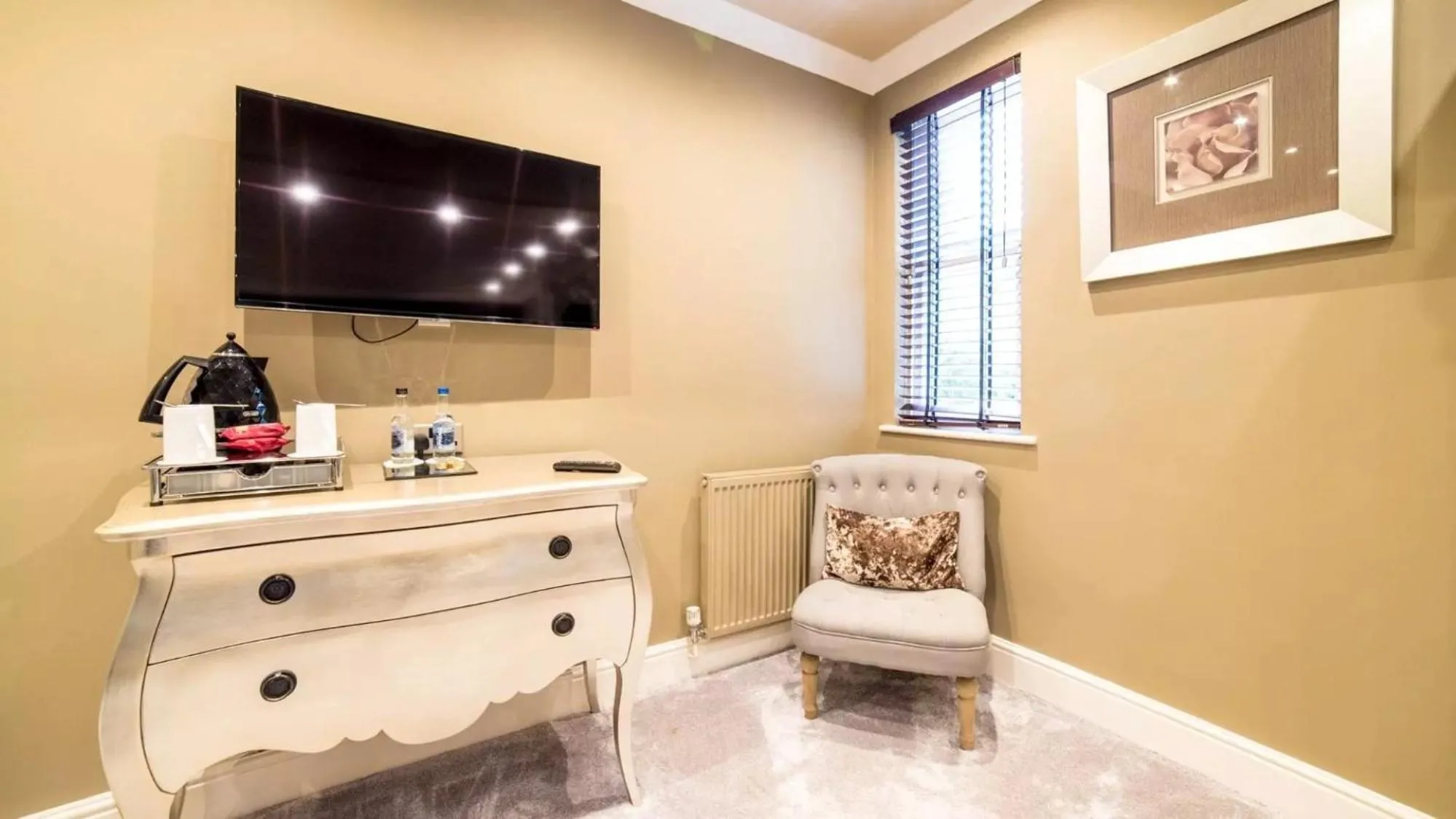 Bedroom in Derby Manor