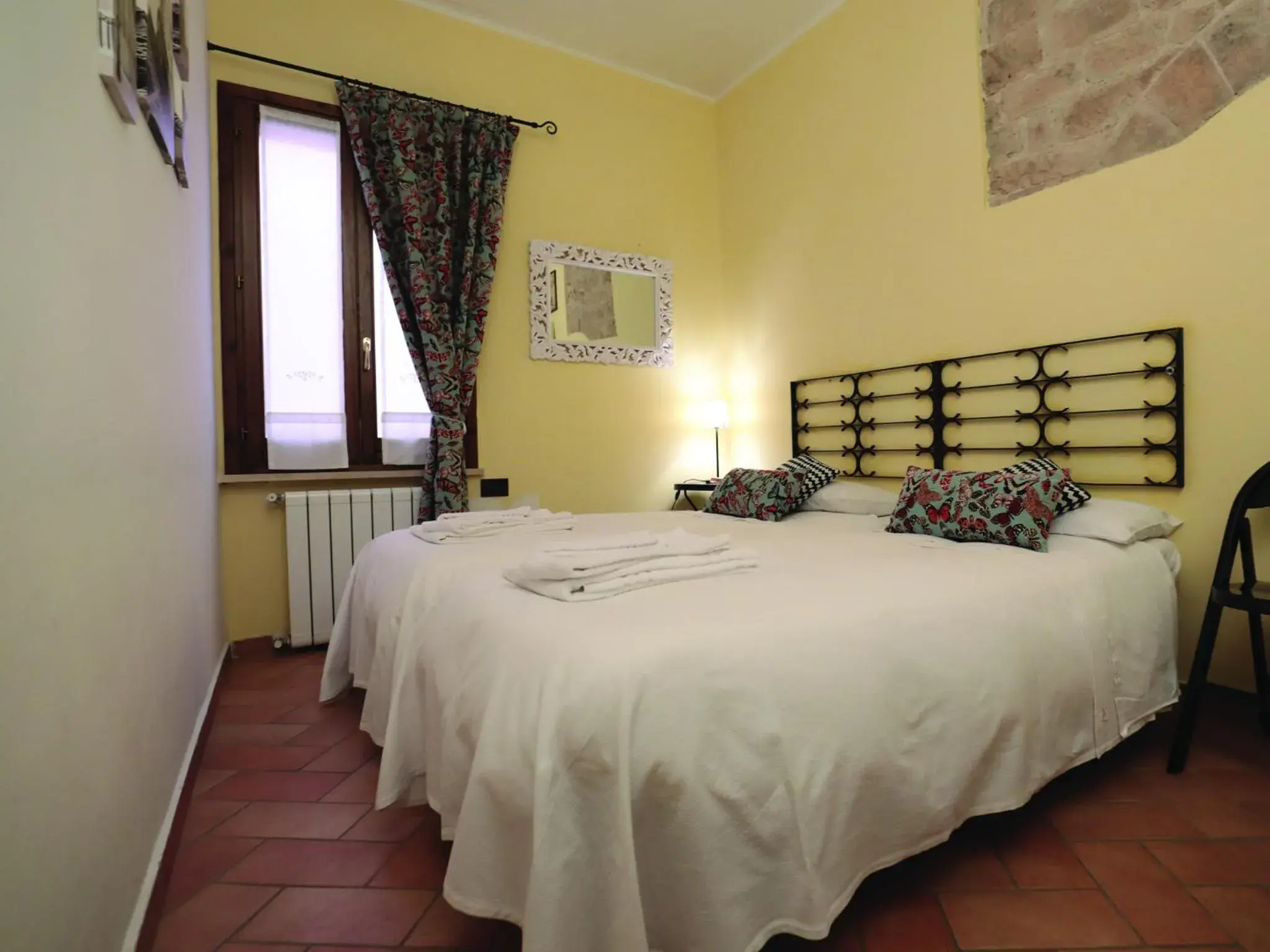 Twin Room with External Private Bathroom - single occupancy in Residenza Raffaello Twin Room with External Private Bathroom - single occupancy in Residenza Raffaello