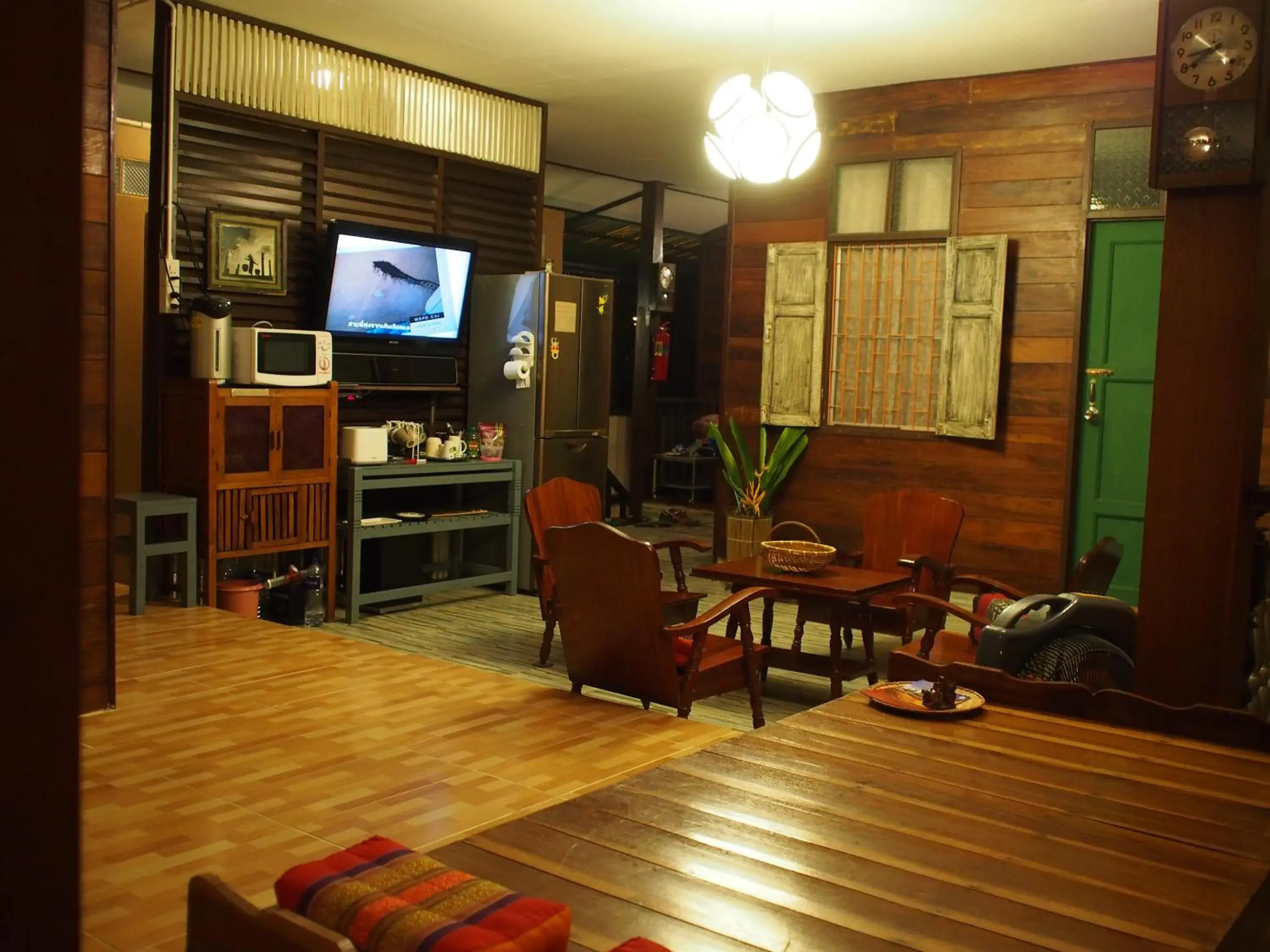 Queen Room with Shared Bathroom in Chommuang Guest House Queen Room with Shared Bathroom in Chommuang Guest House