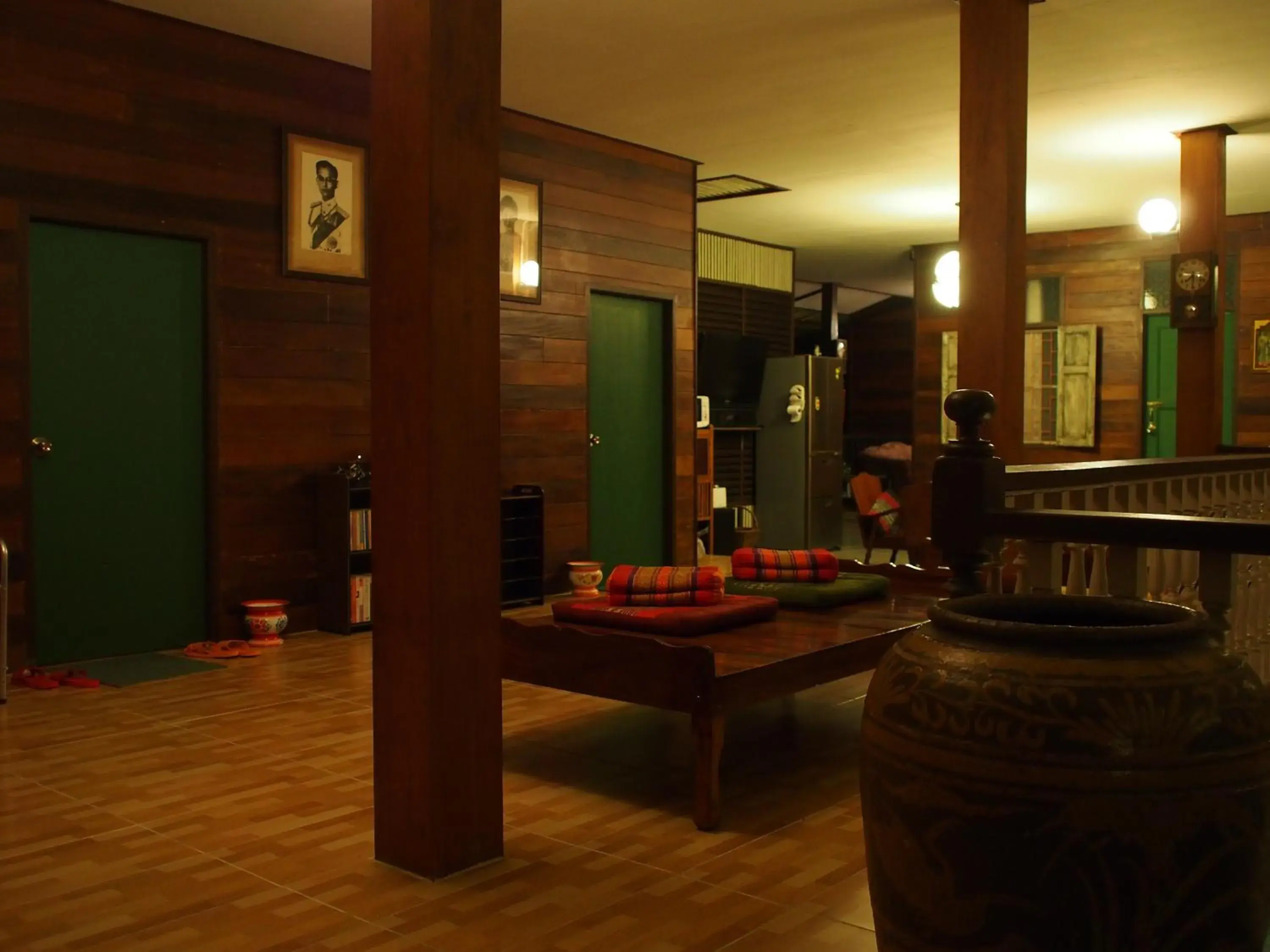 Queen Room with Shared Bathroom in Chommuang Guest House Queen Room with Shared Bathroom in Chommuang Guest House