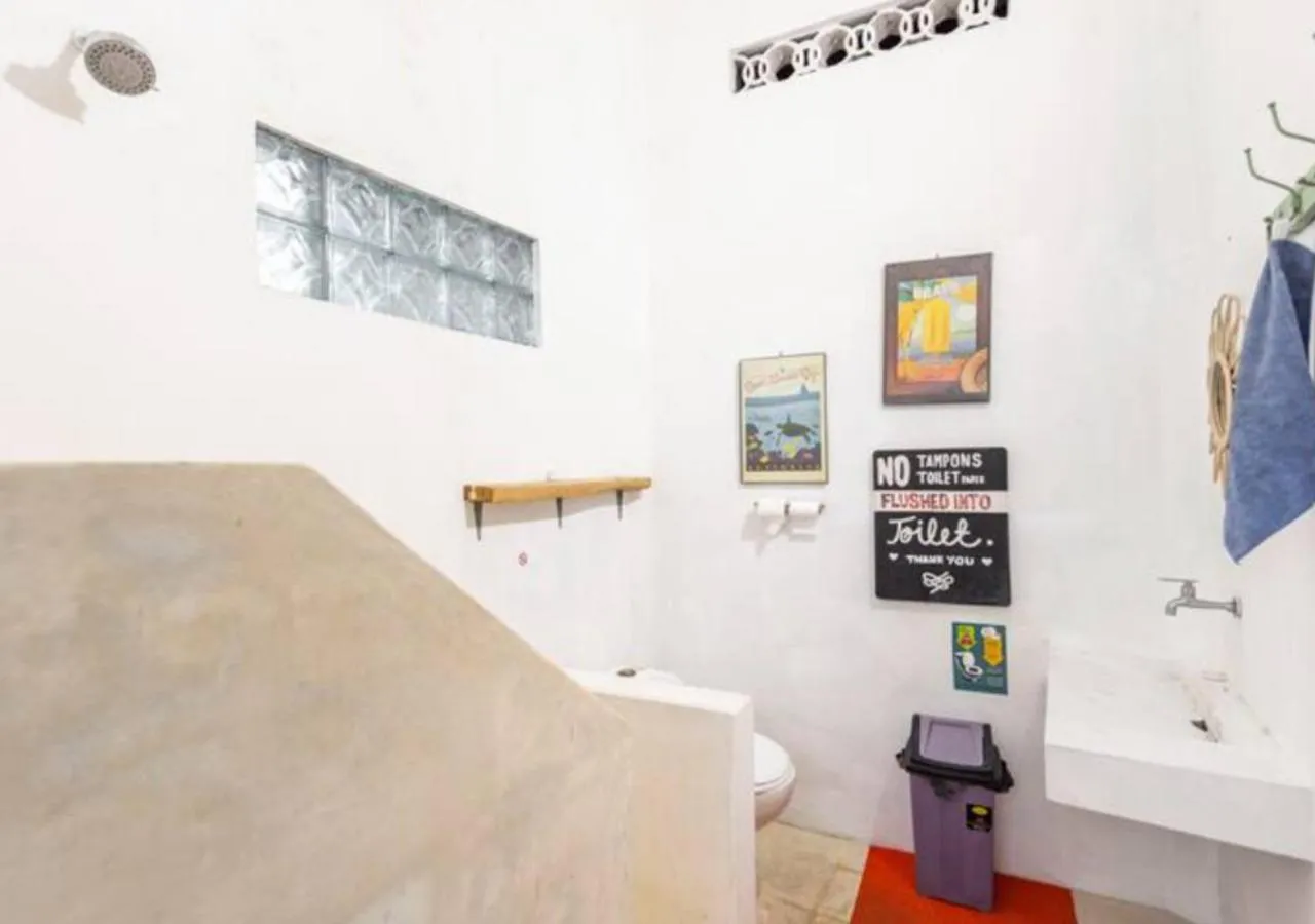 Shower in Yogyakarta BnB Malioboro