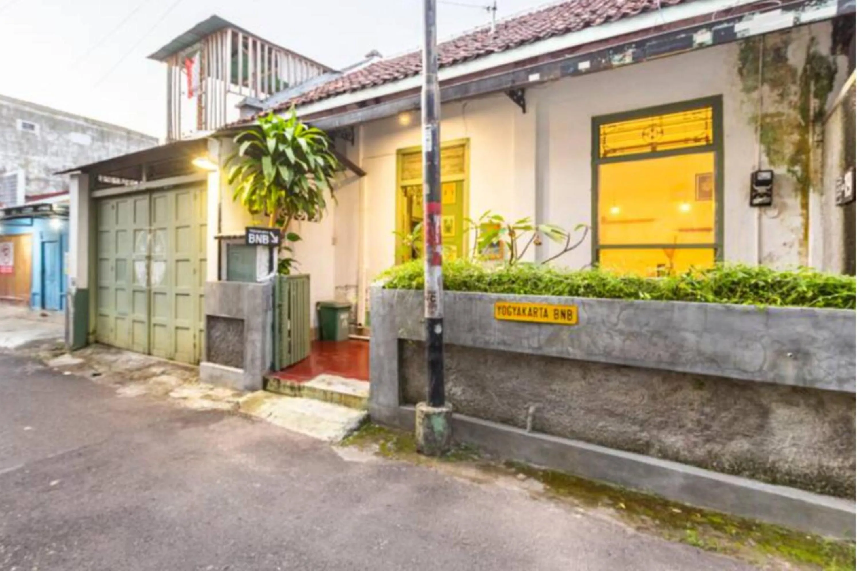 Property building in Yogyakarta BnB Malioboro