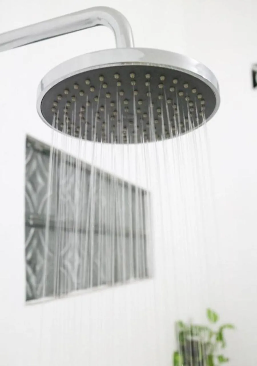 Shower in Yogyakarta BnB Malioboro