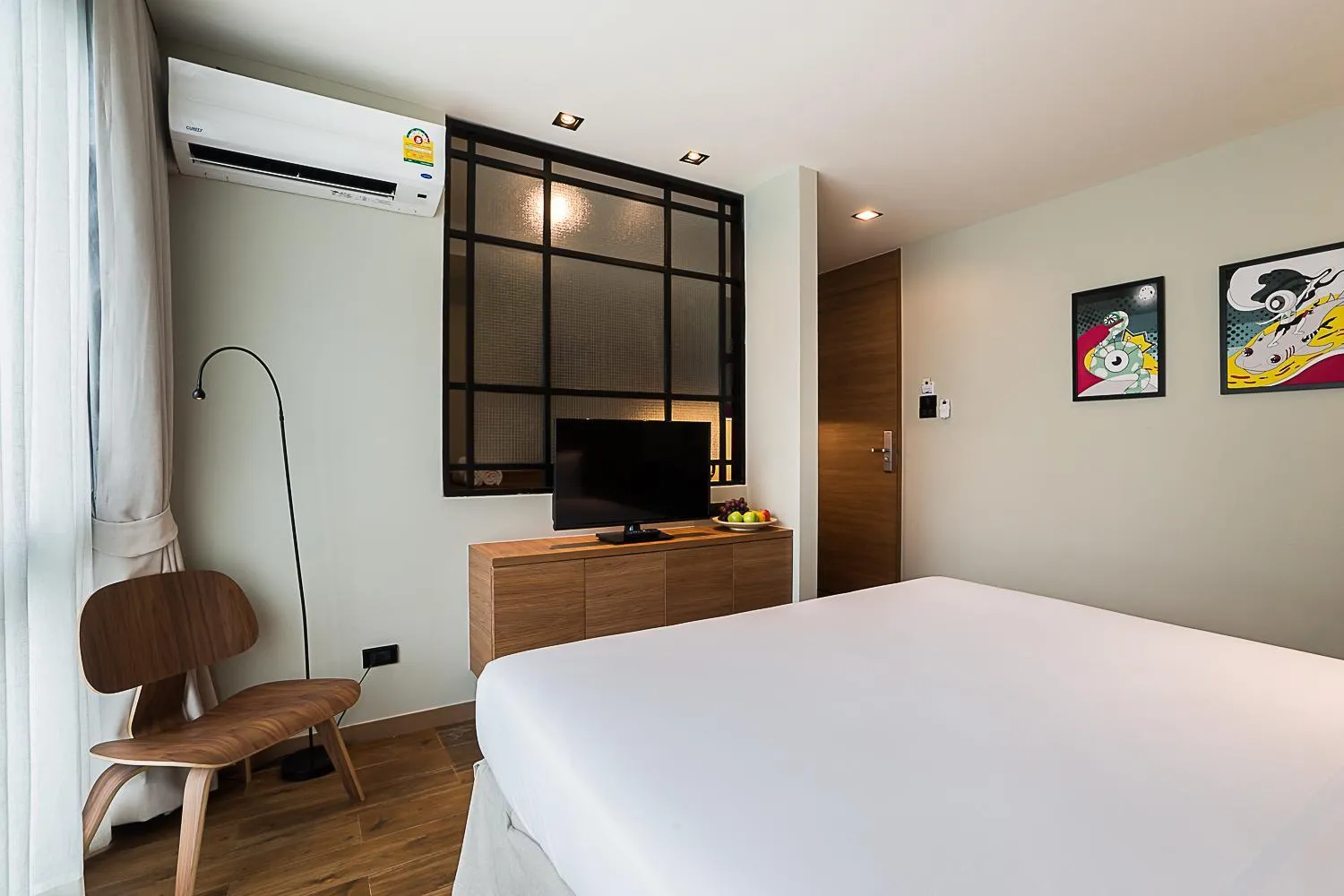 Decorative detail, Bed in Sunshine Hip Hotel