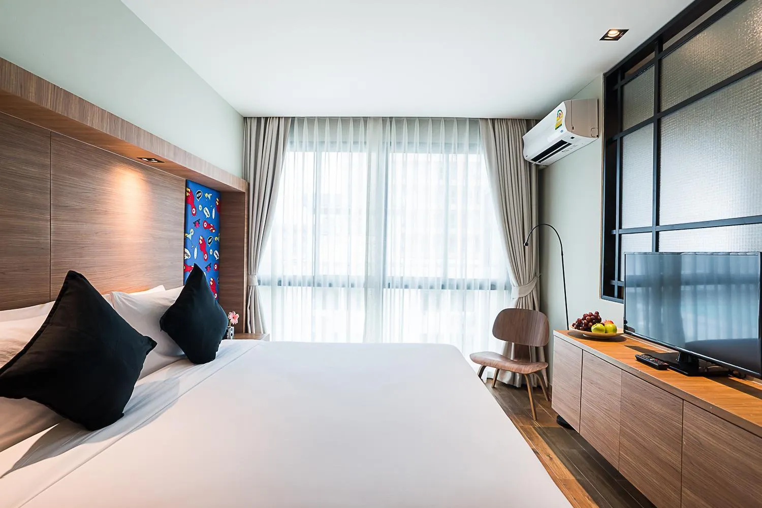 Bed in Sunshine Hip Hotel