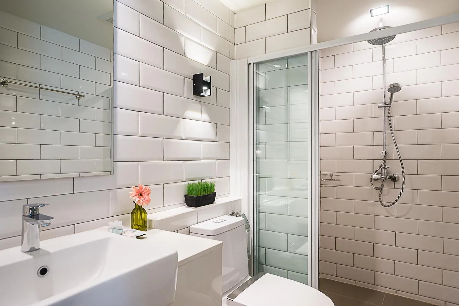 Bathroom in Sunshine Hip Hotel