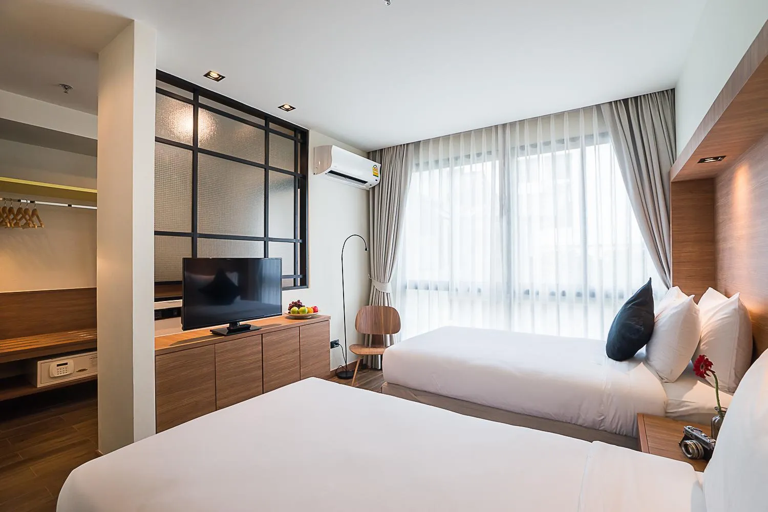 Photo of the whole room, Bed in Sunshine Hip Hotel