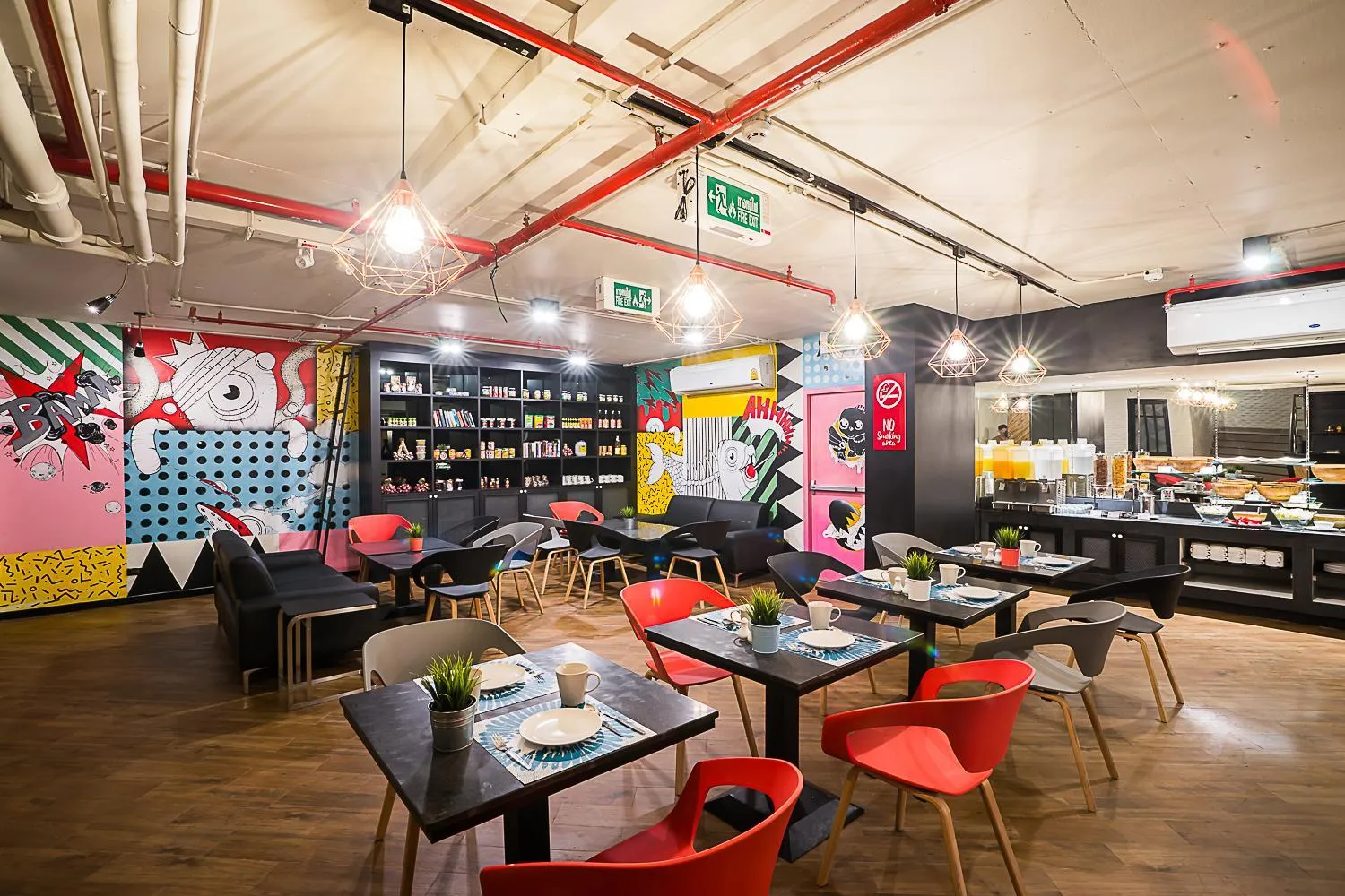 Restaurant/places to eat in Sunshine Hip Hotel