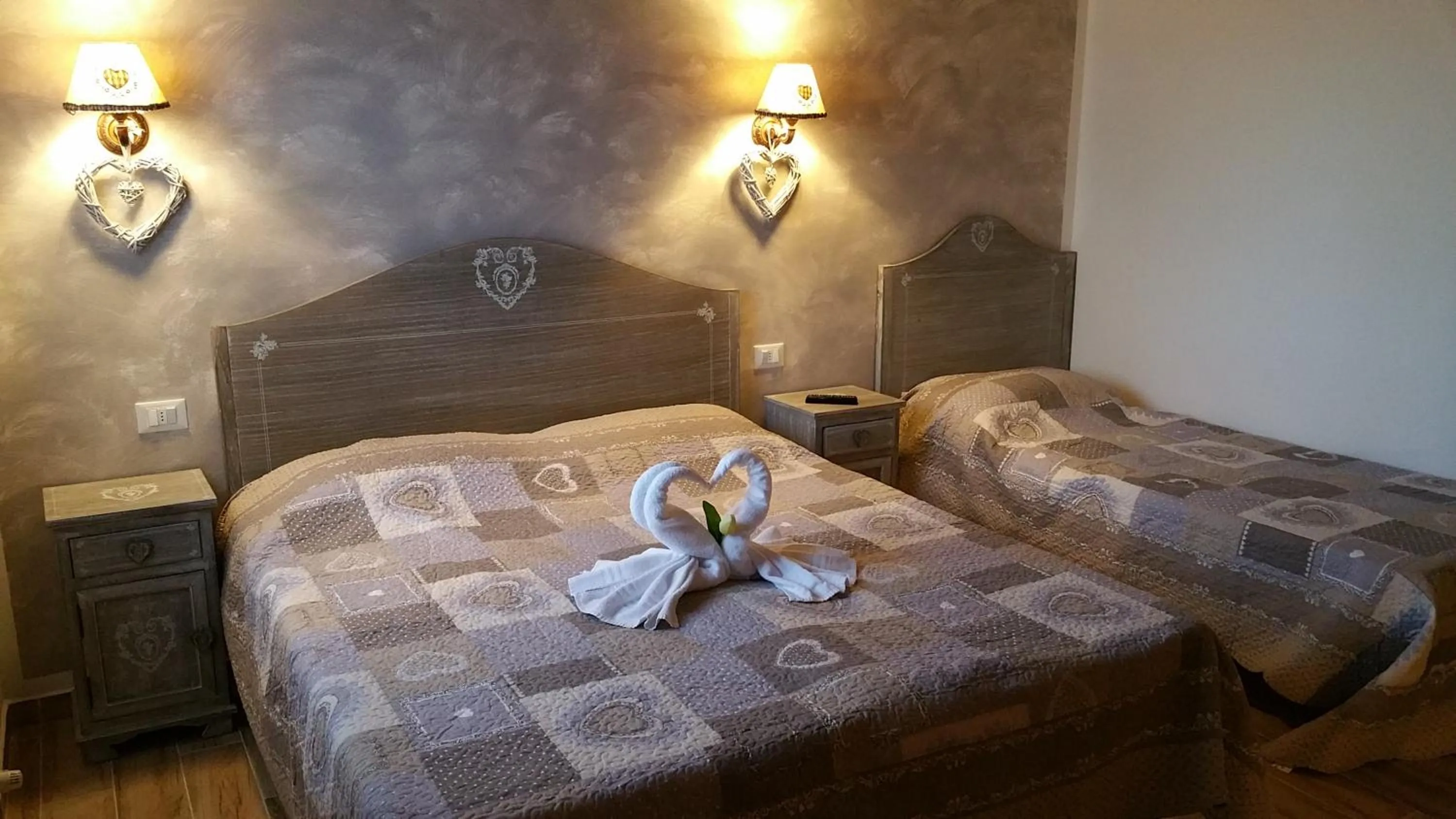 Photo of the whole room, Bed in La Casa Delle Rondini