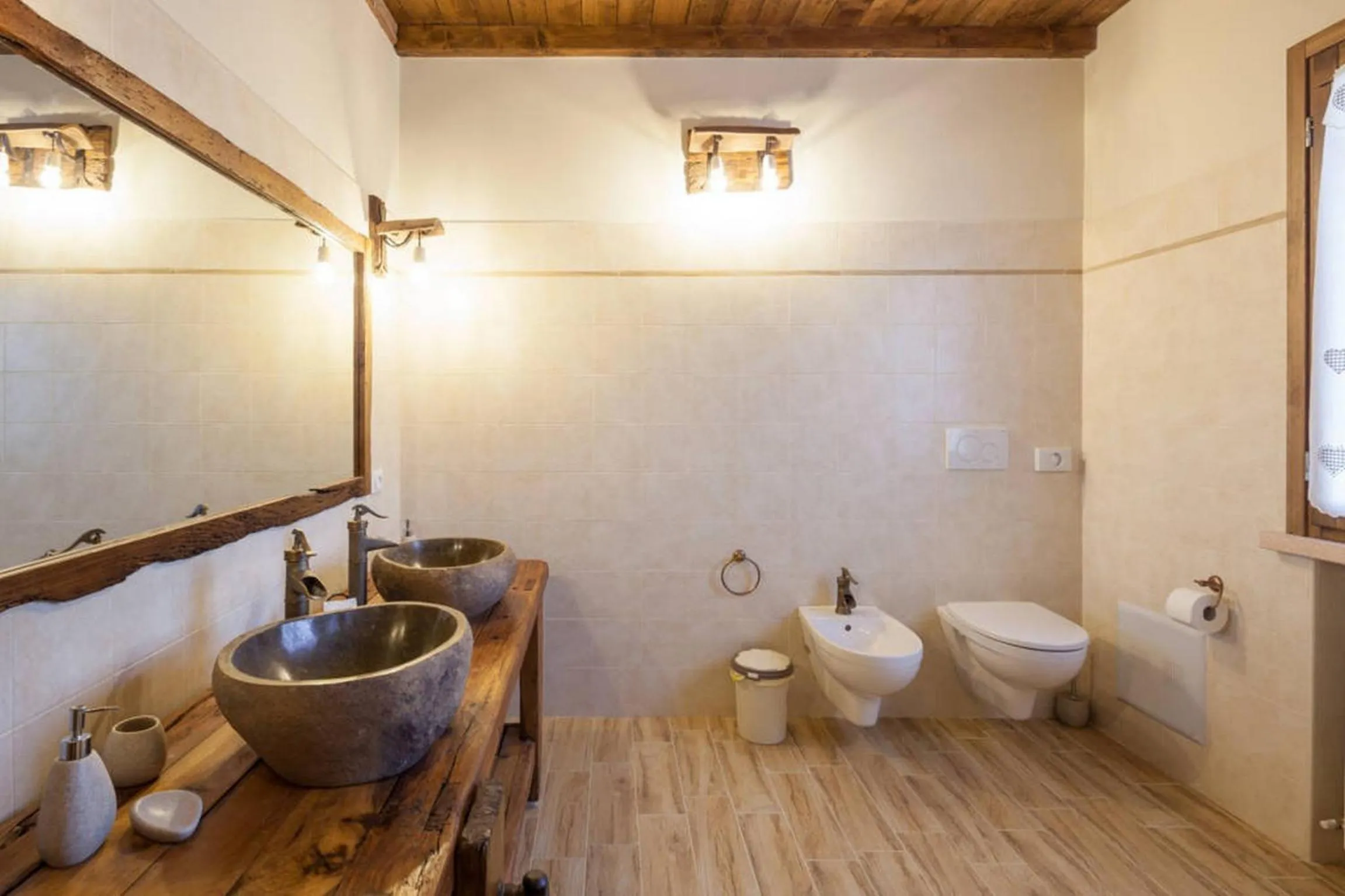 Toilet in La Casa Delle Rondini