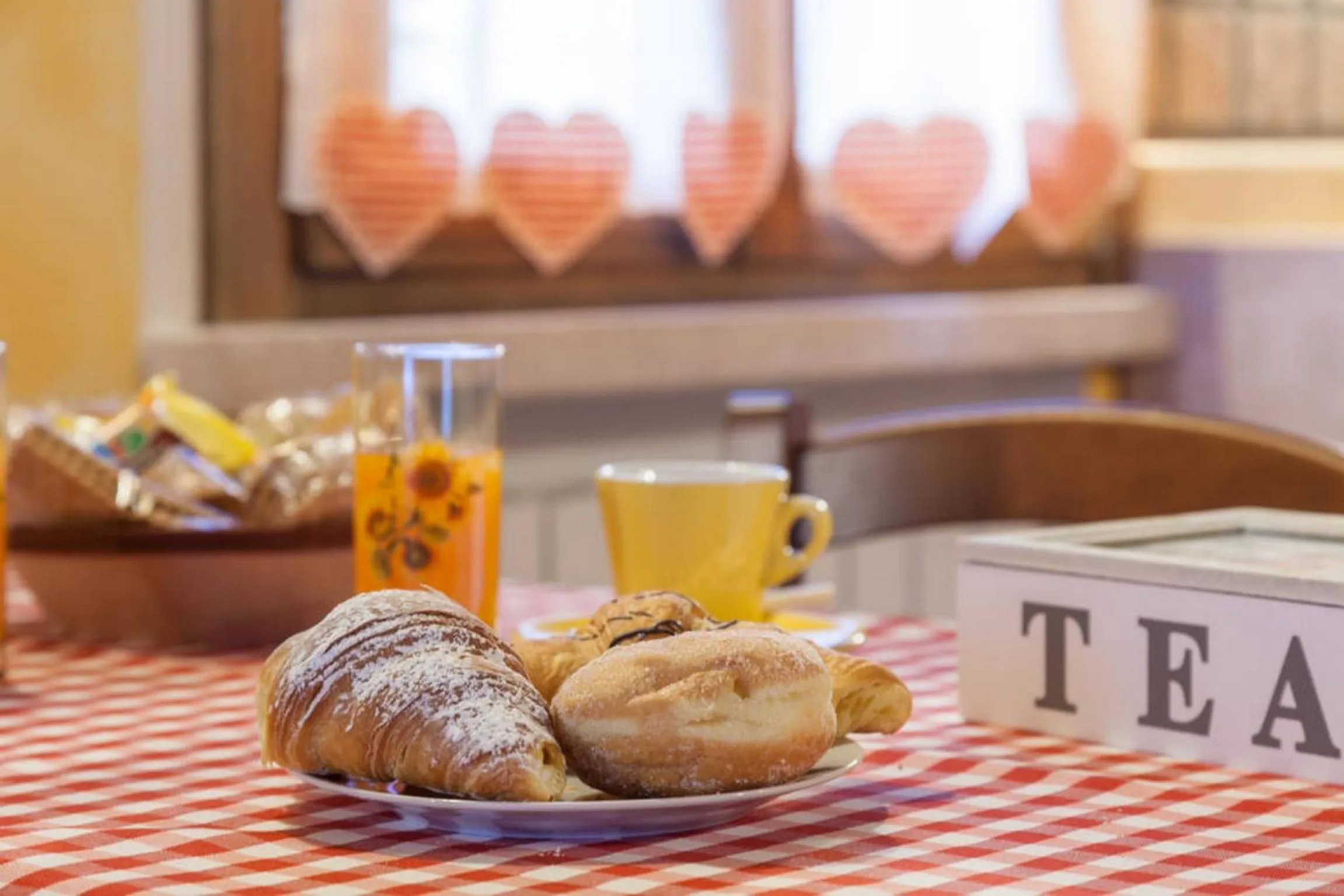 Decorative detail in La Casa Delle Rondini