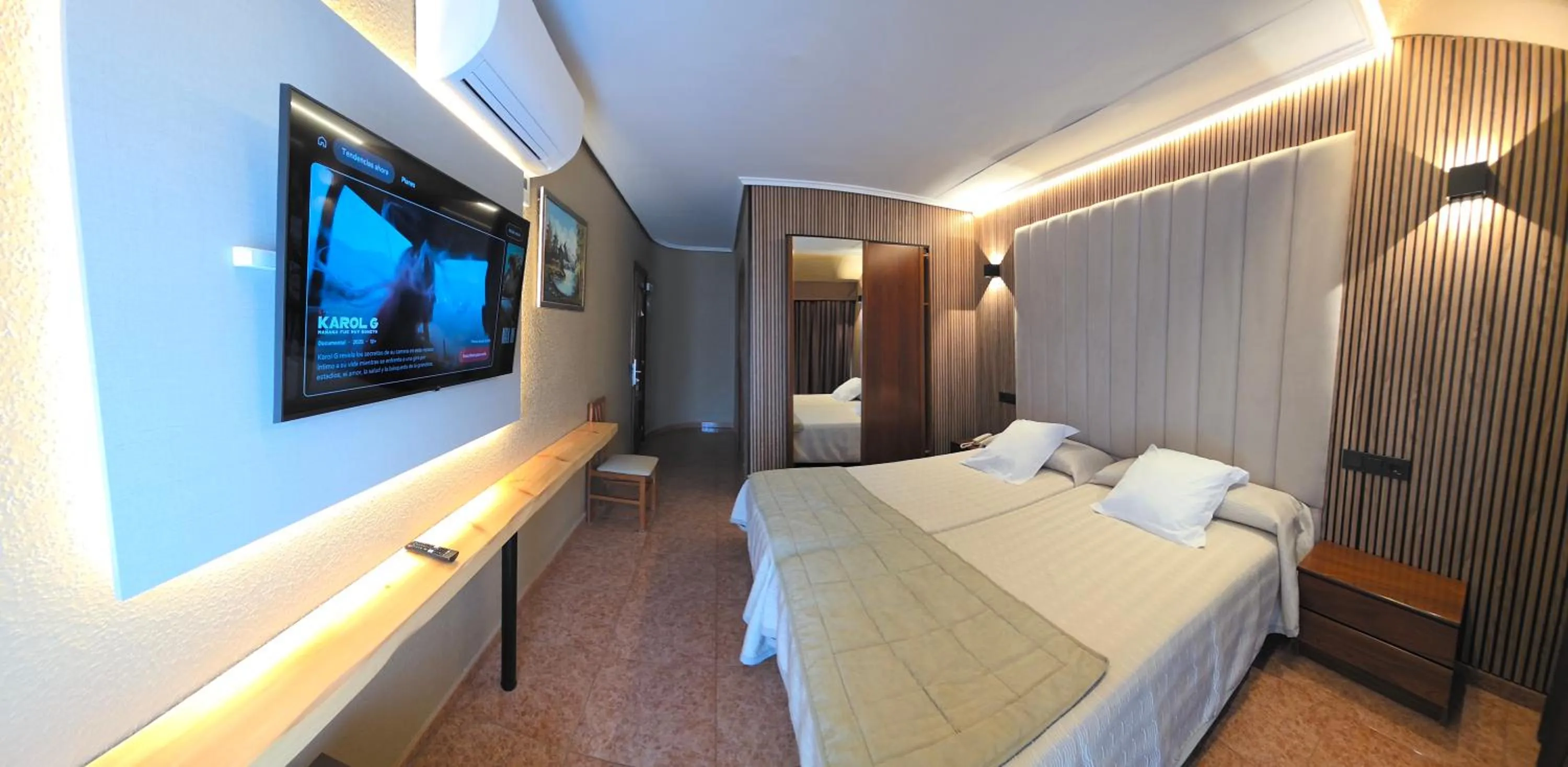 Photo of the whole room, Bed in Hotel Gala