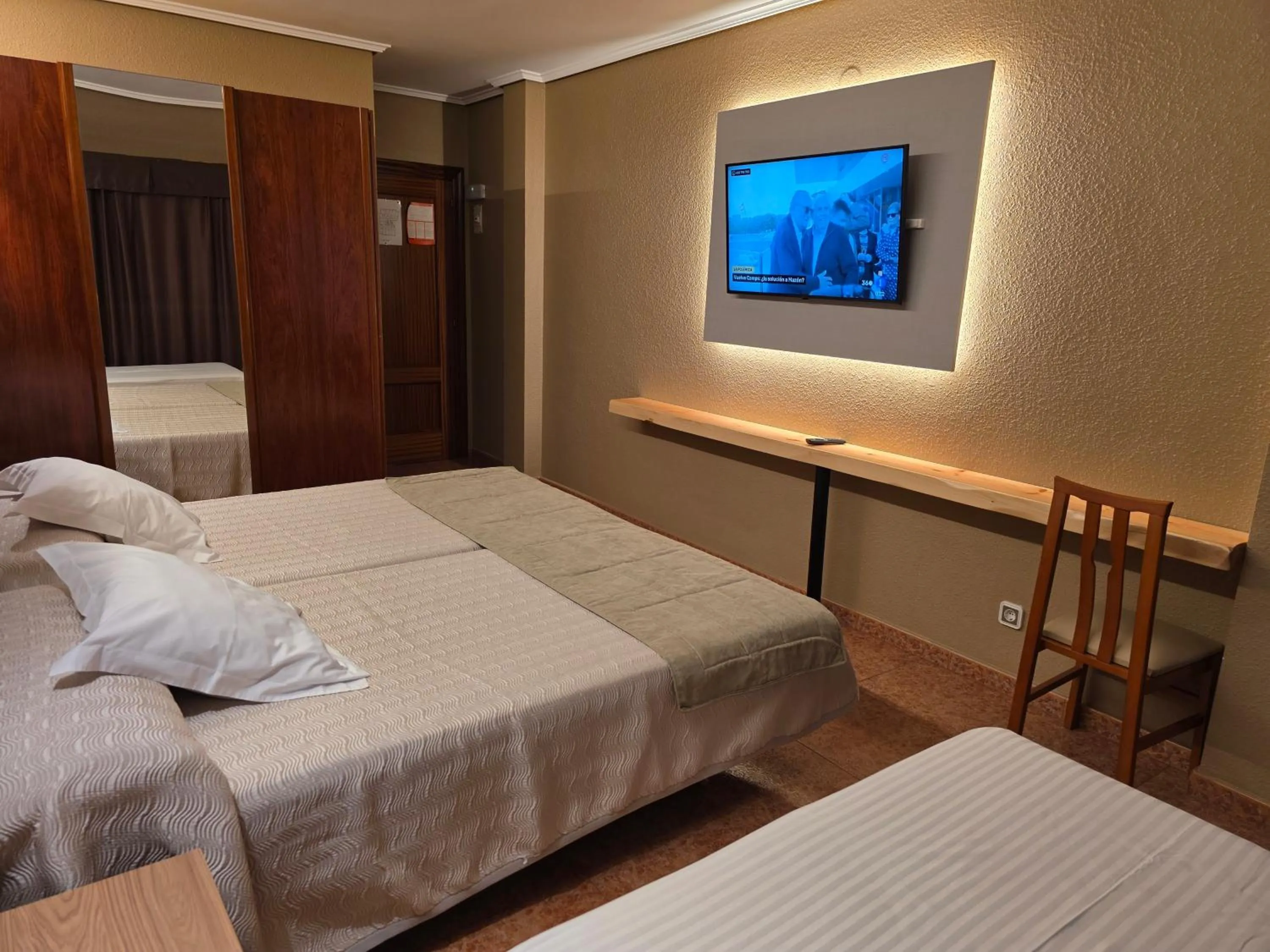 Bedroom, Bed in Hotel Gala